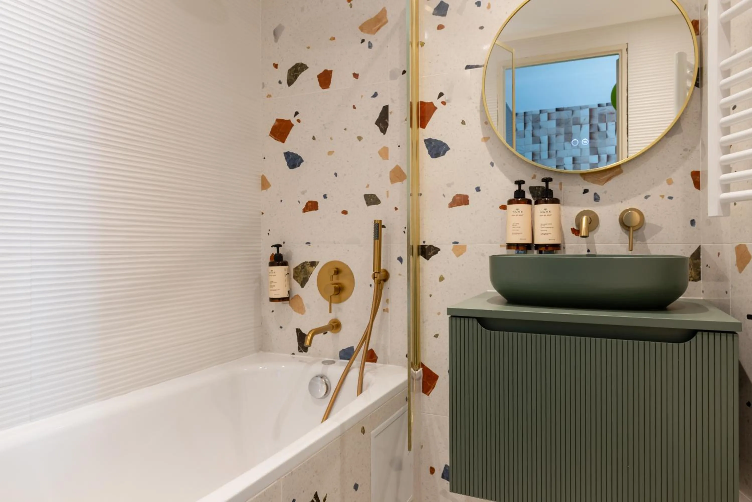 Bath in Hotel Bootcamp