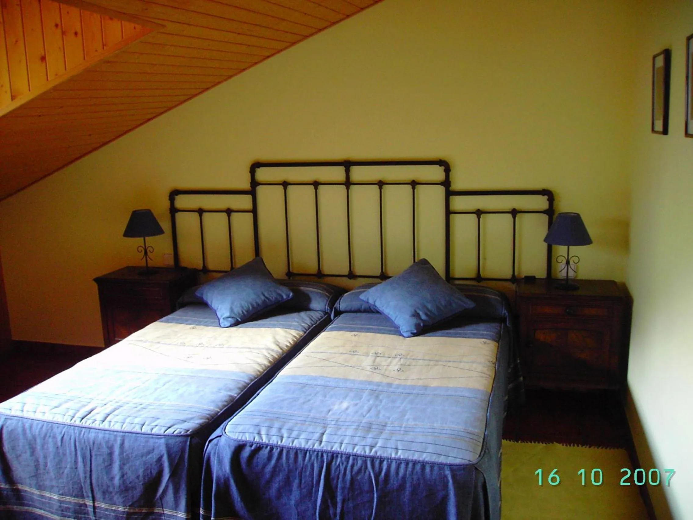 Bedroom, Bed in Hotel Rural Valle de Ancares