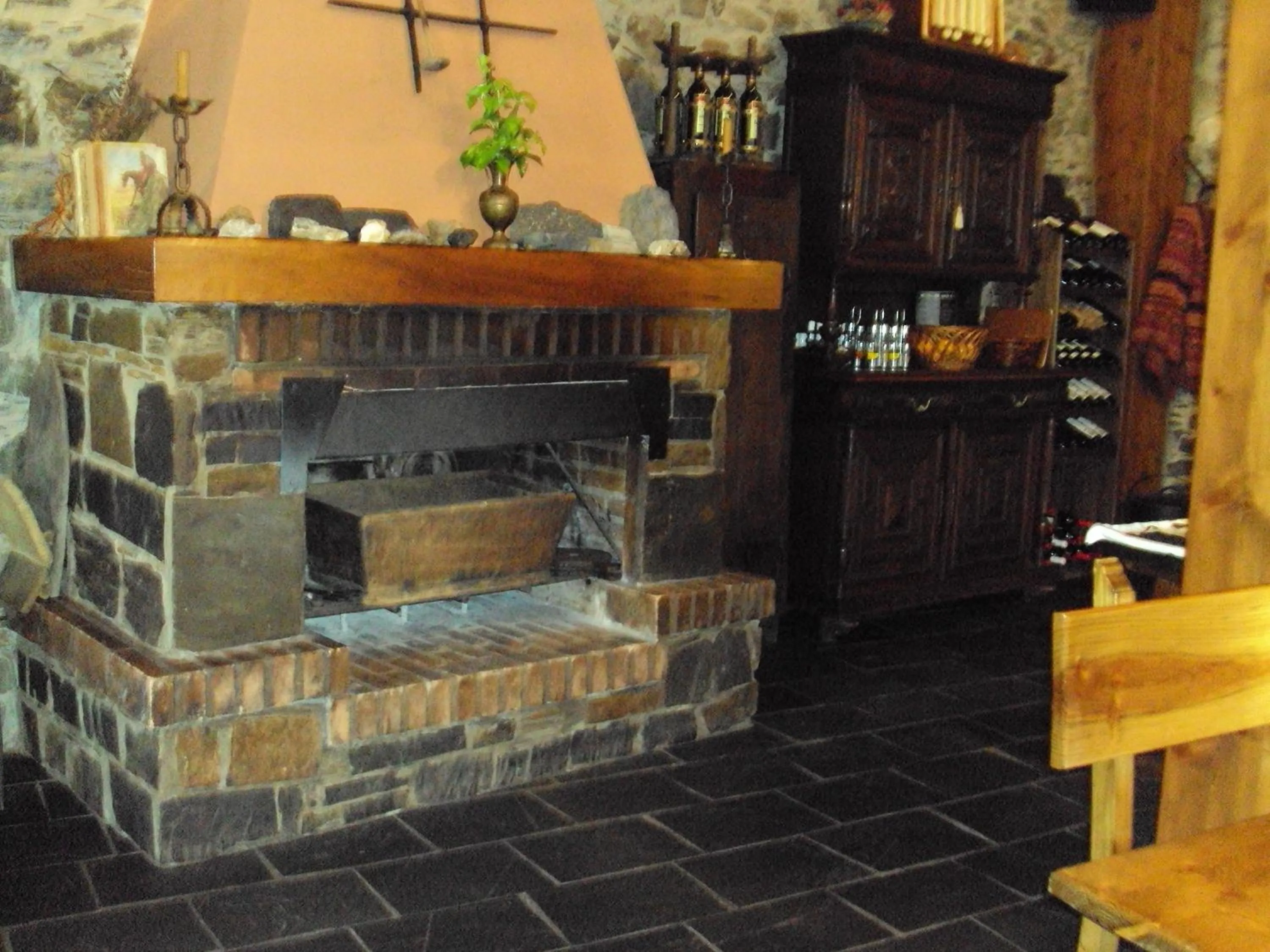 Restaurant/places to eat in Hotel Rural Valle de Ancares