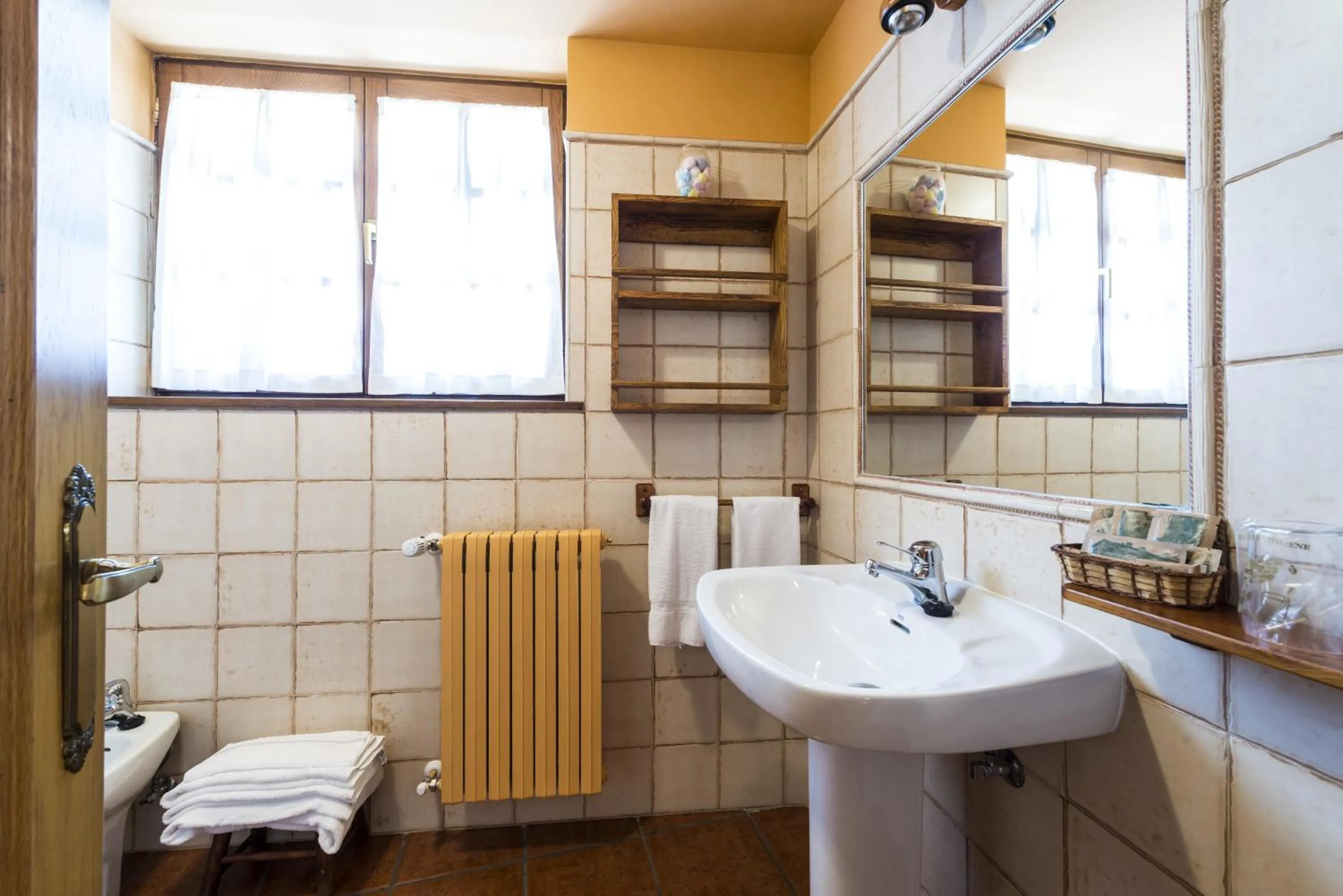 Bathroom in Hotel Rural Valle de Ancares