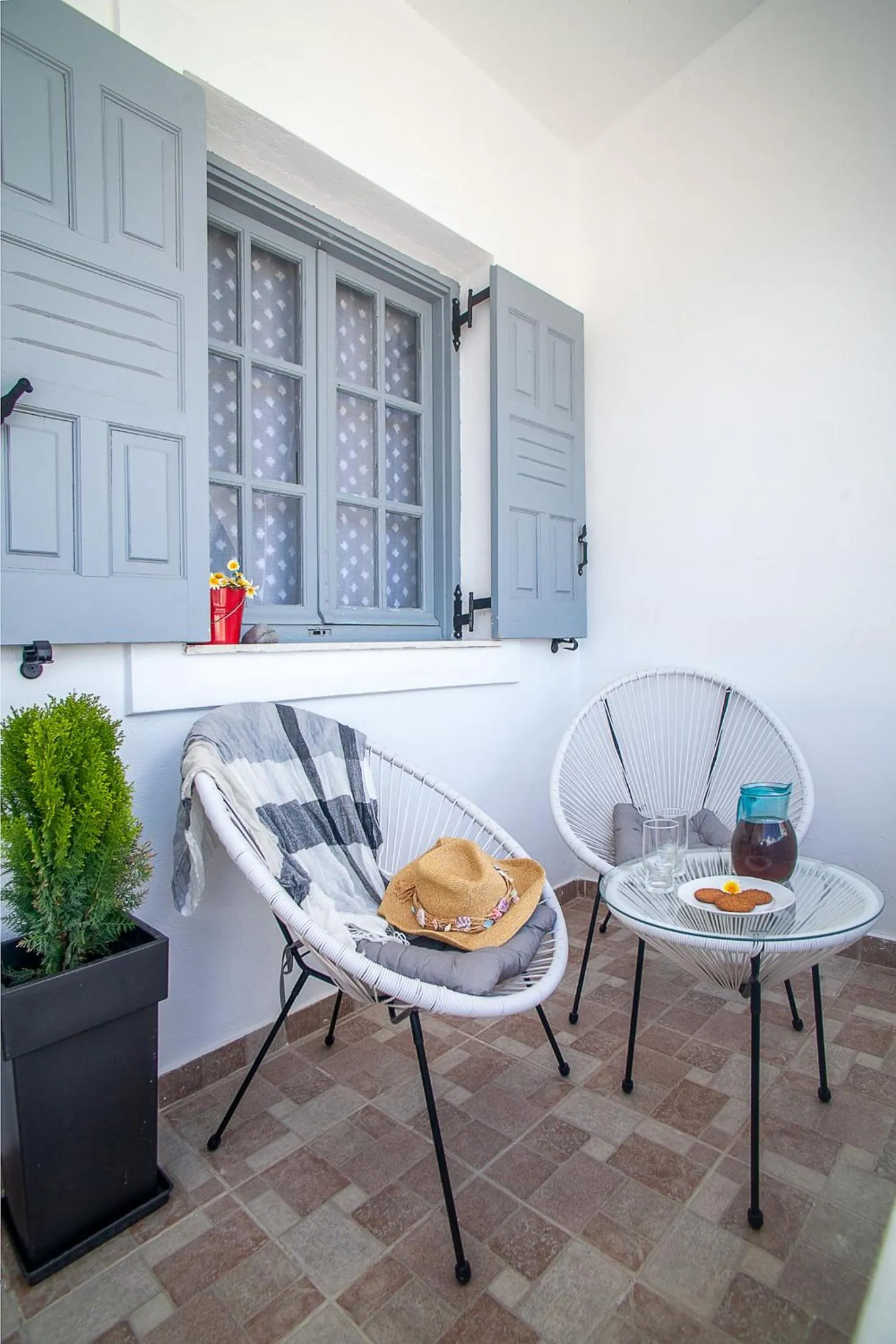 Patio in Beach Houses Santorini