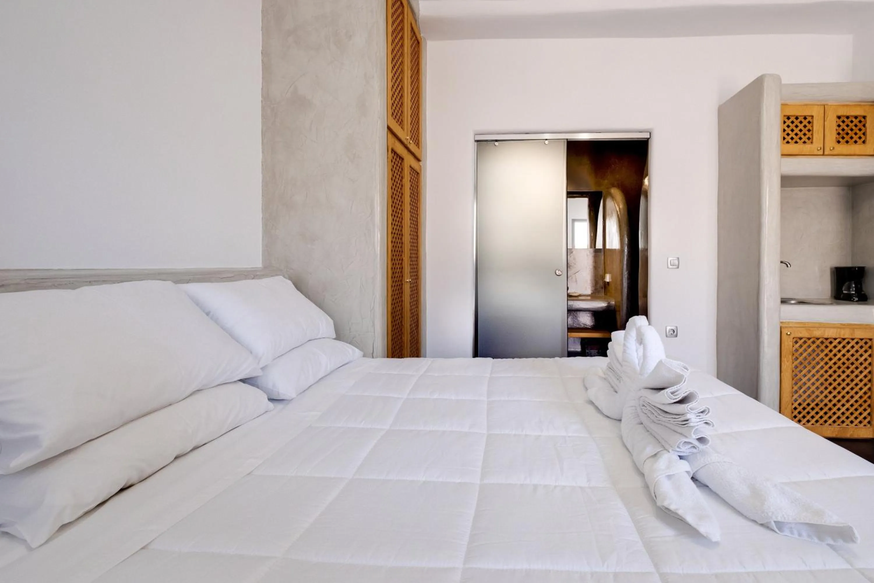 Bed in Beach Houses Santorini