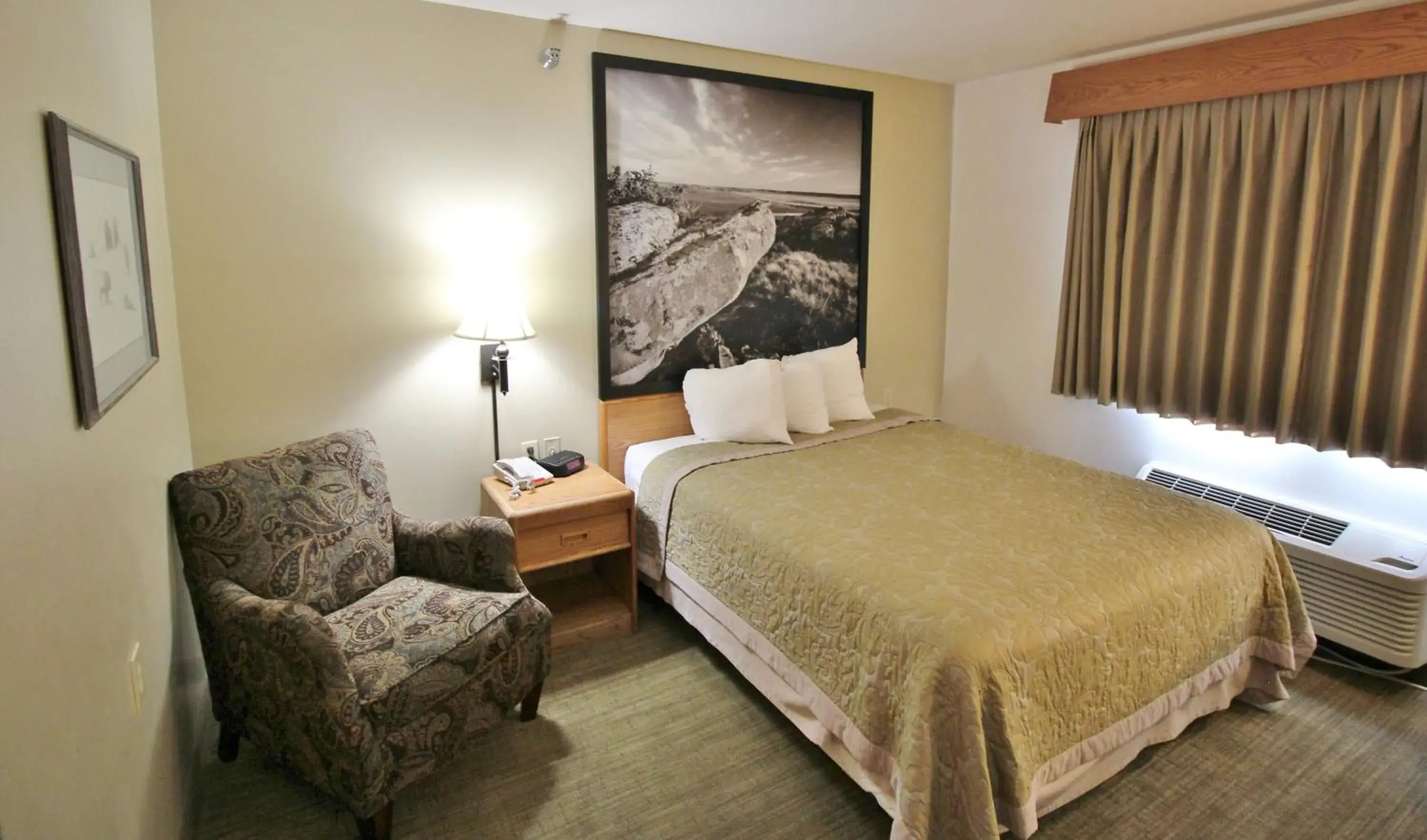 Queen Room - single occupancy - Disability Access in Homestead Inn and Suites Queen Room - single occupancy - Disability Access in Homestead Inn and Suites