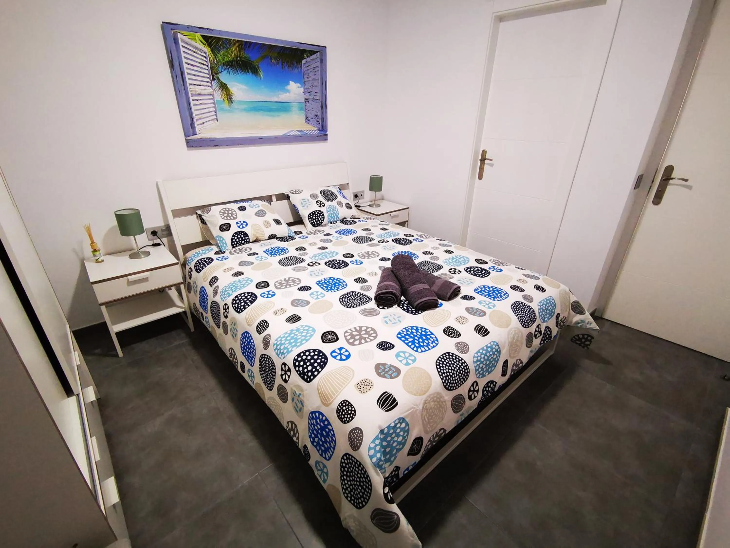 Photo of the whole room, Bed in Relax in costa Adeje