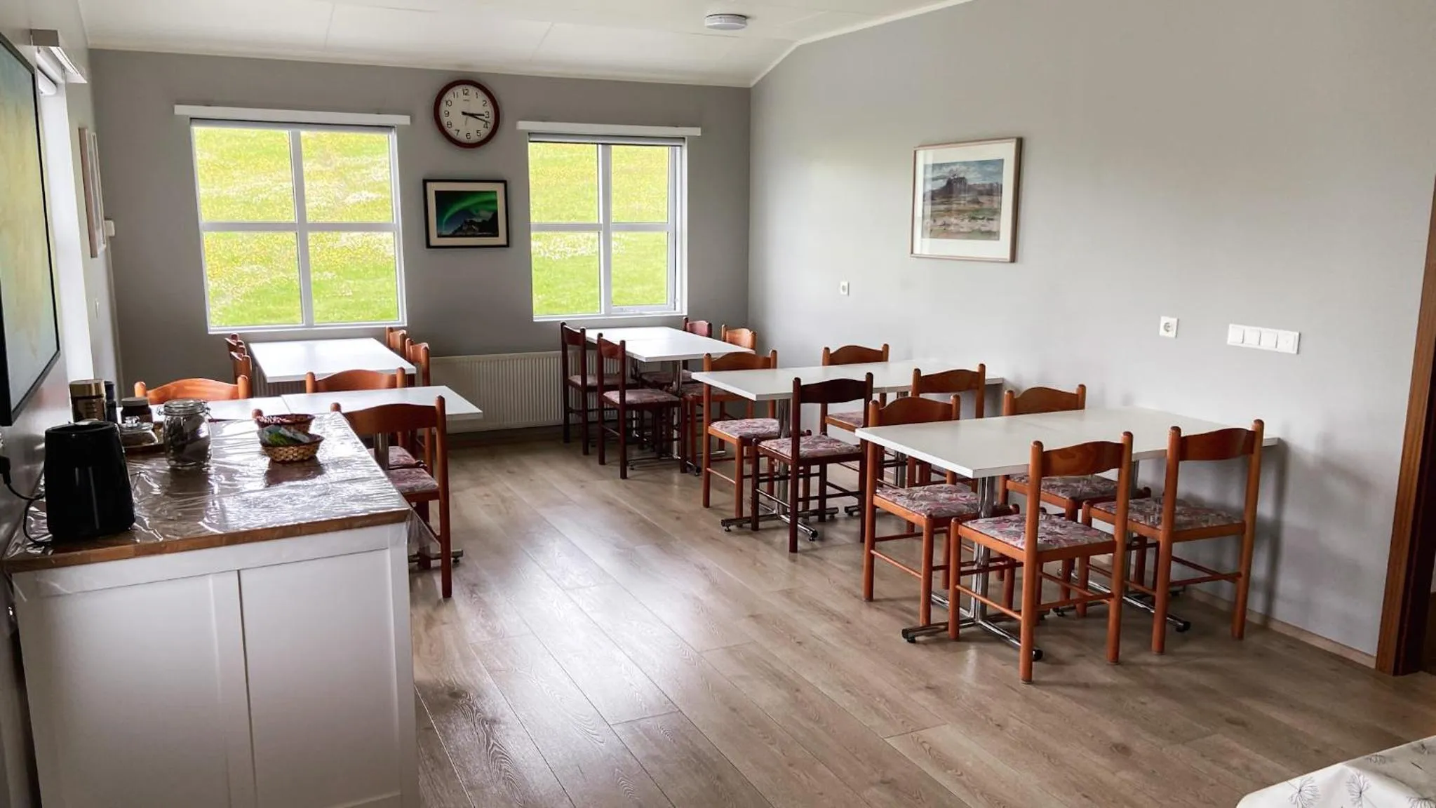 Communal lounge/ TV room in Skipalaekur Guesthouse