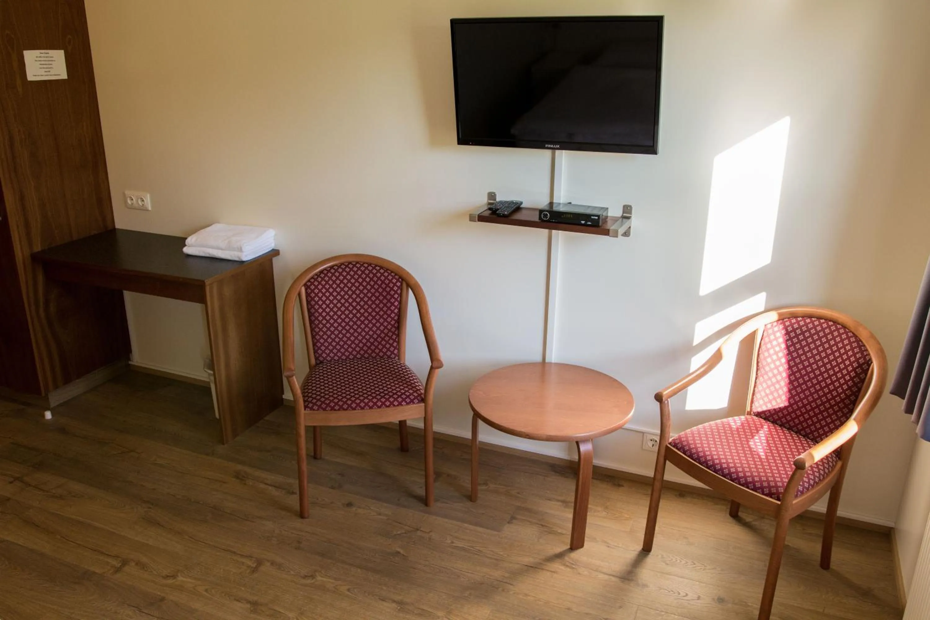 TV and multimedia in Skipalaekur Guesthouse