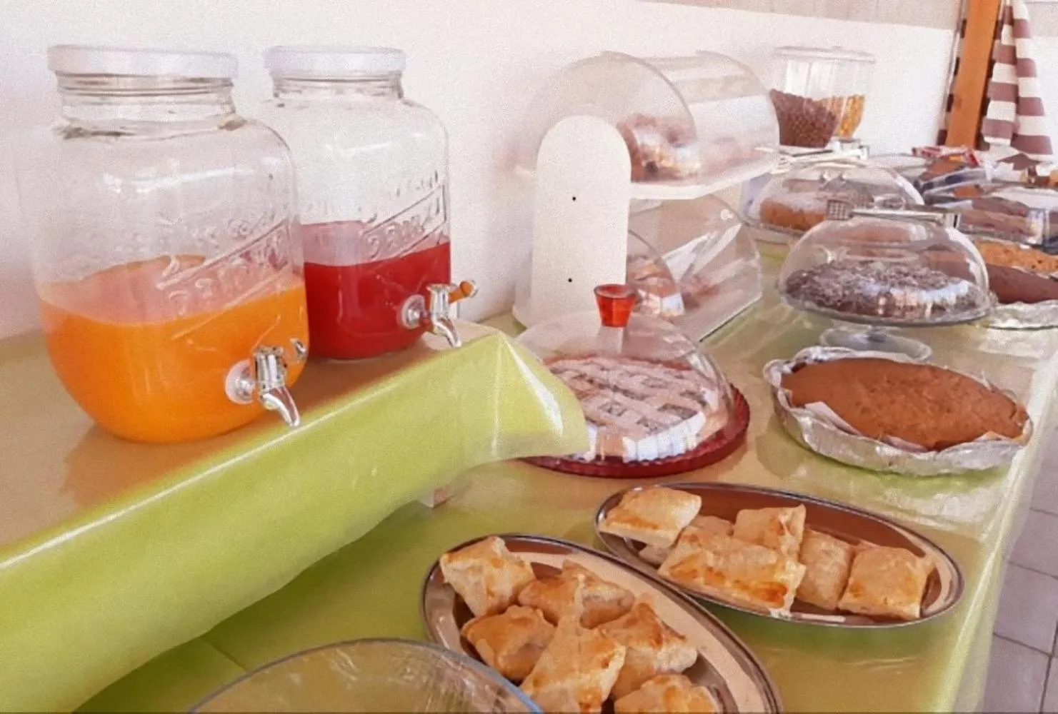 Food and drinks in B&B Villa Matari