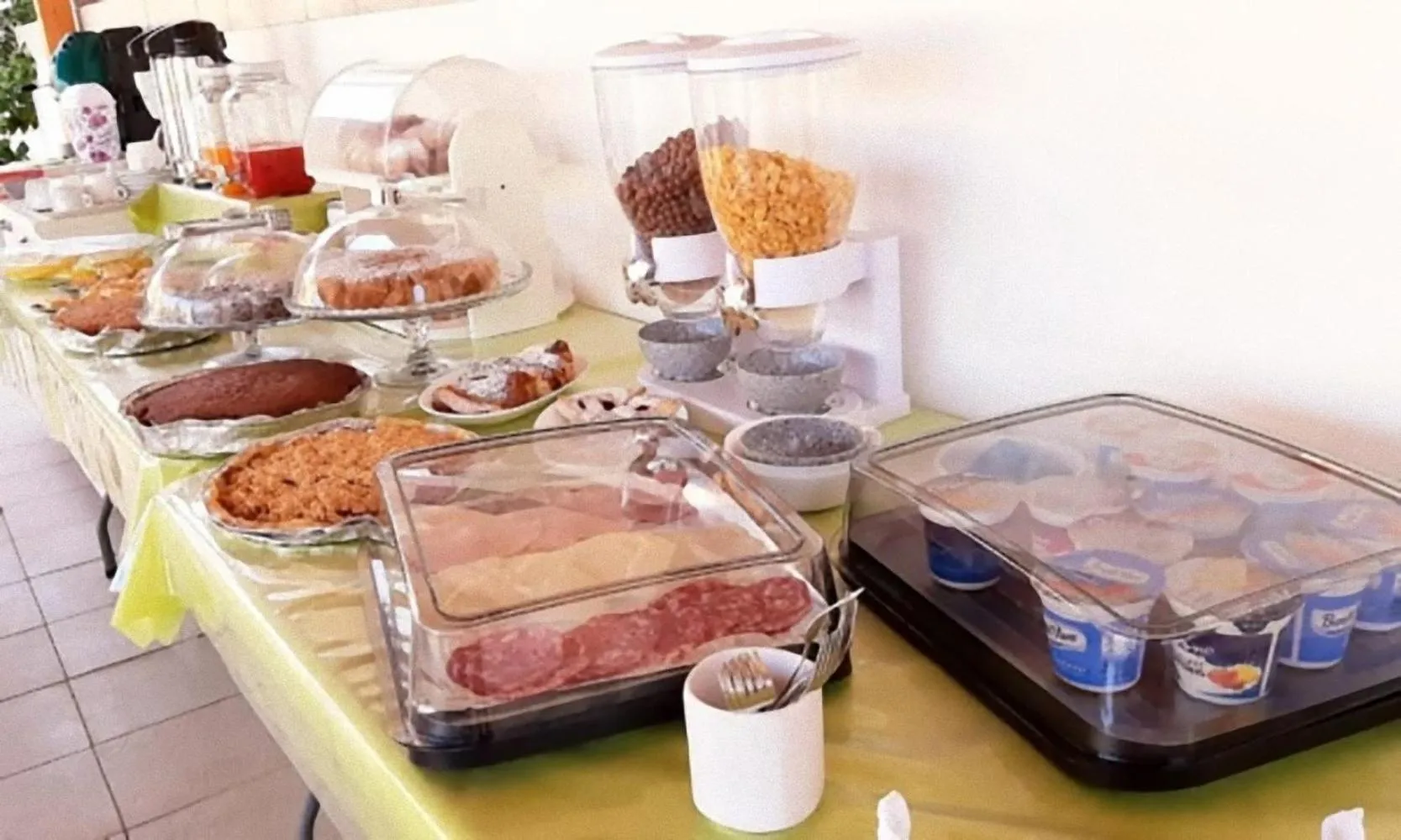 Food and drinks in B&B Villa Matari