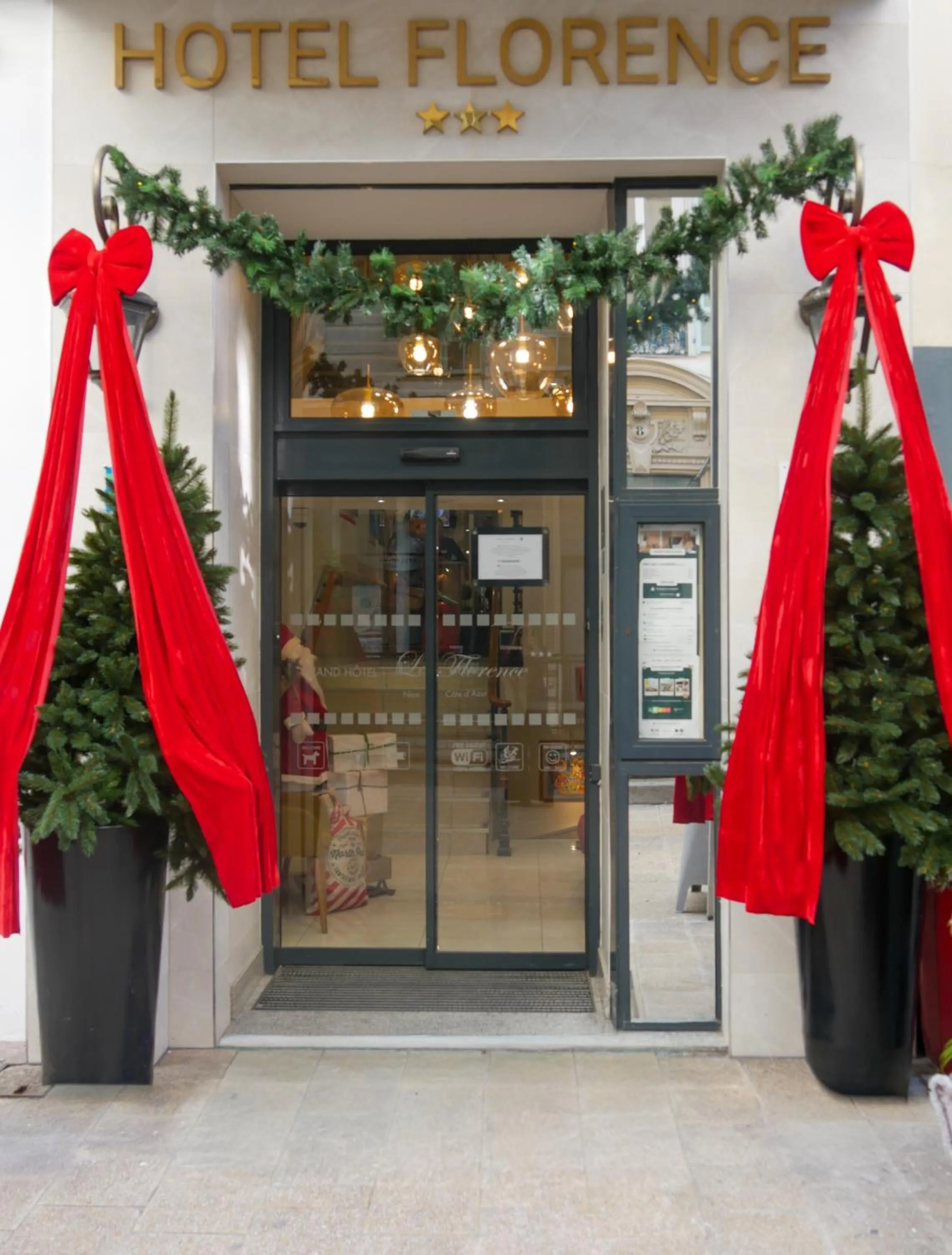 Facade/entrance in Hotel Florence Nice