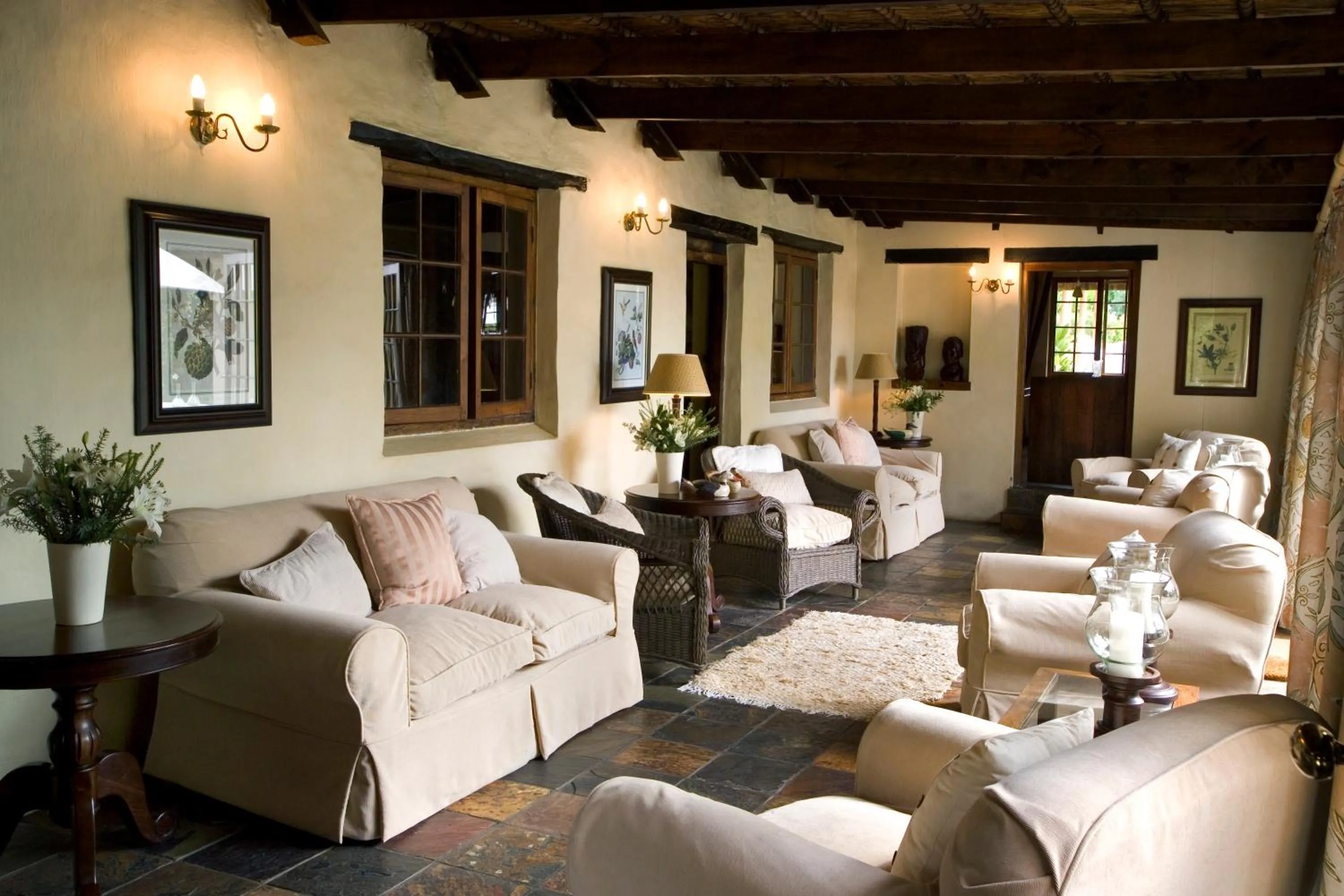 Communal lounge/ TV room in Hunter's Country House