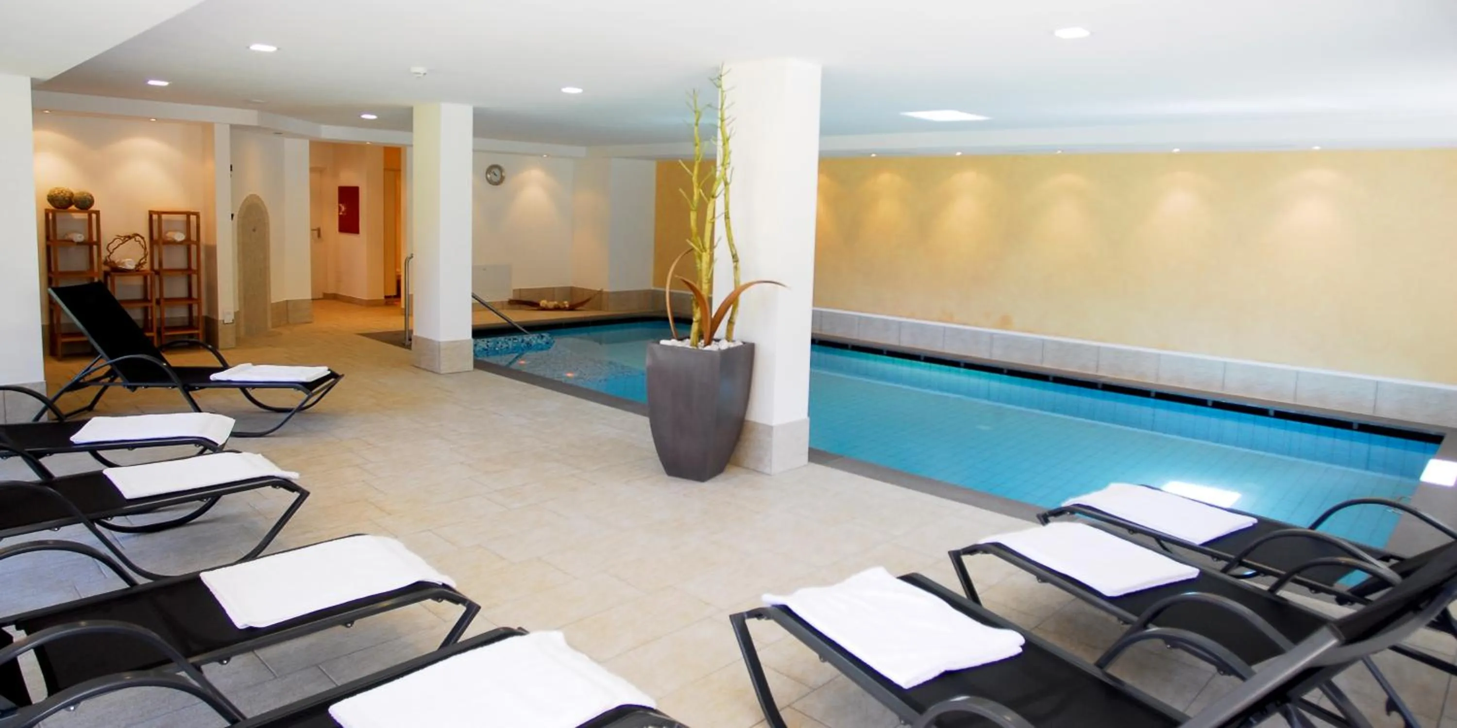 Swimming pool in Hotel Bacher