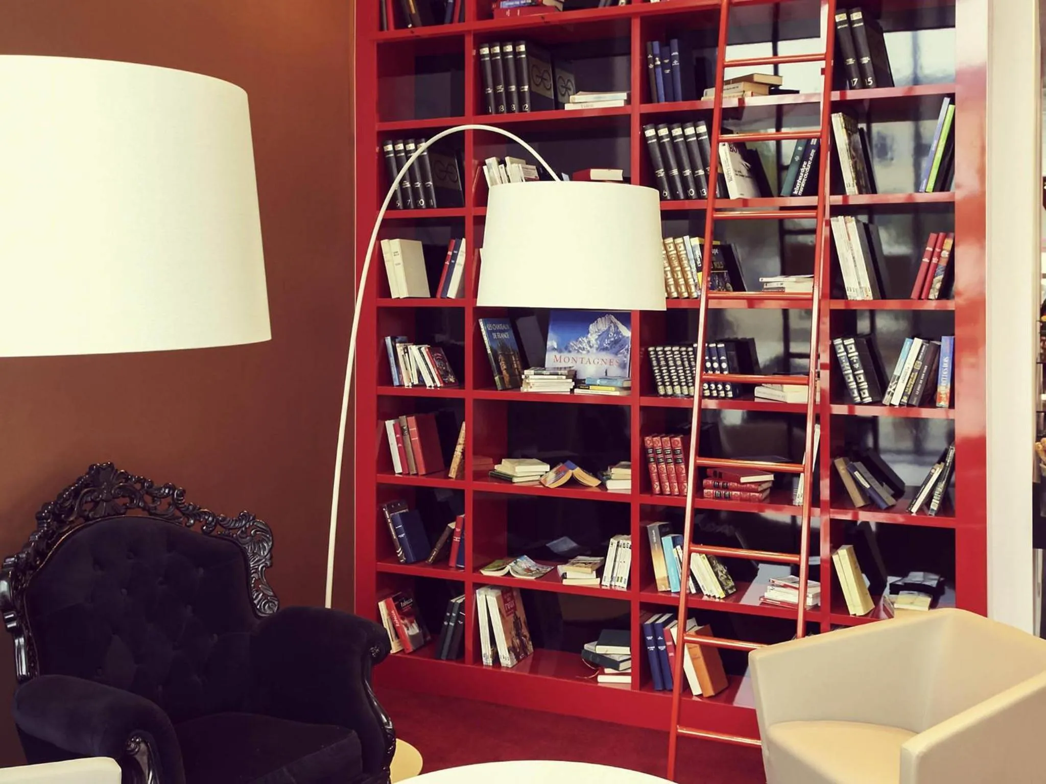 Lounge or bar in Mercure Cholet Centre