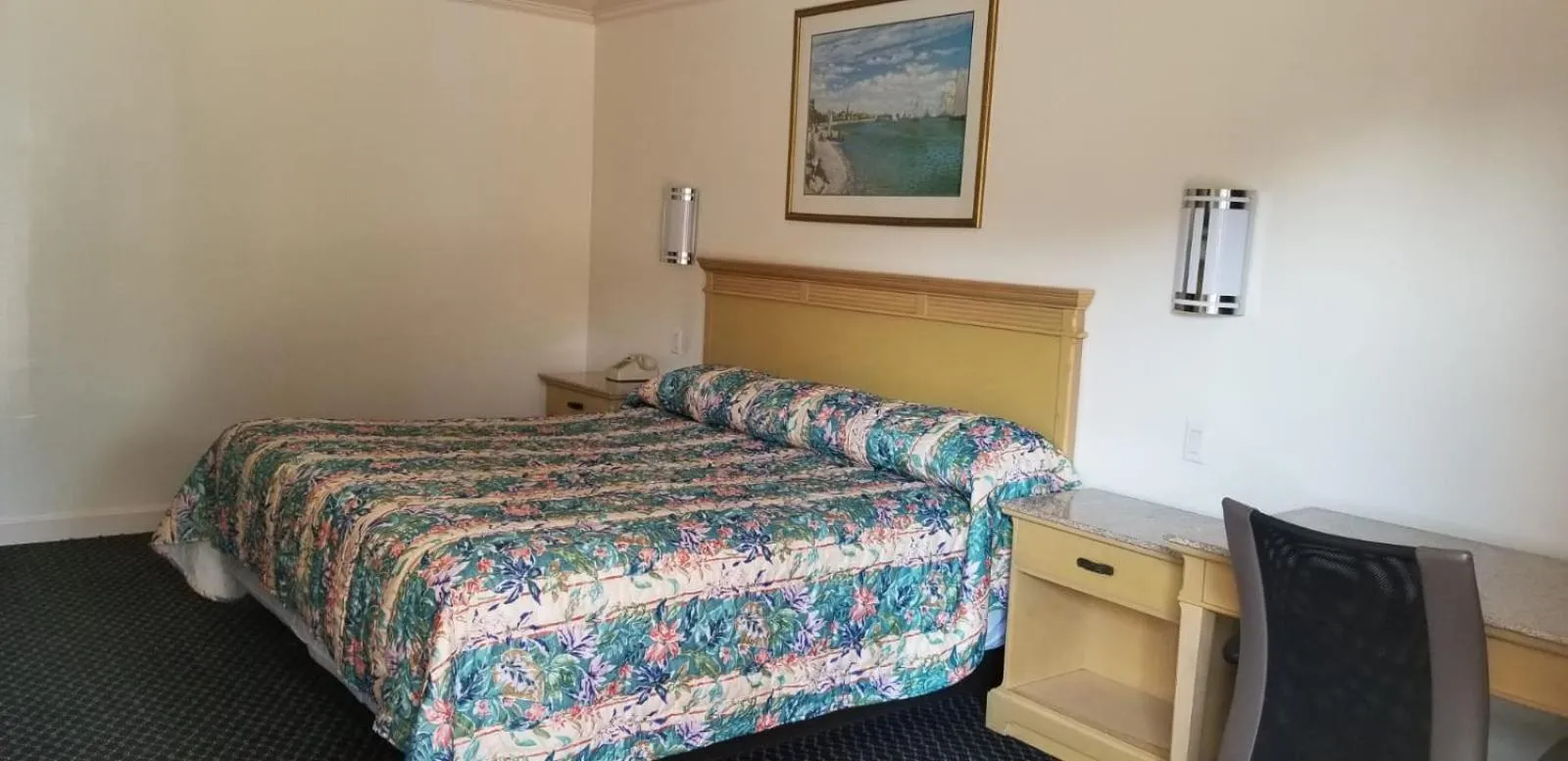 Bed in Budget Lodge