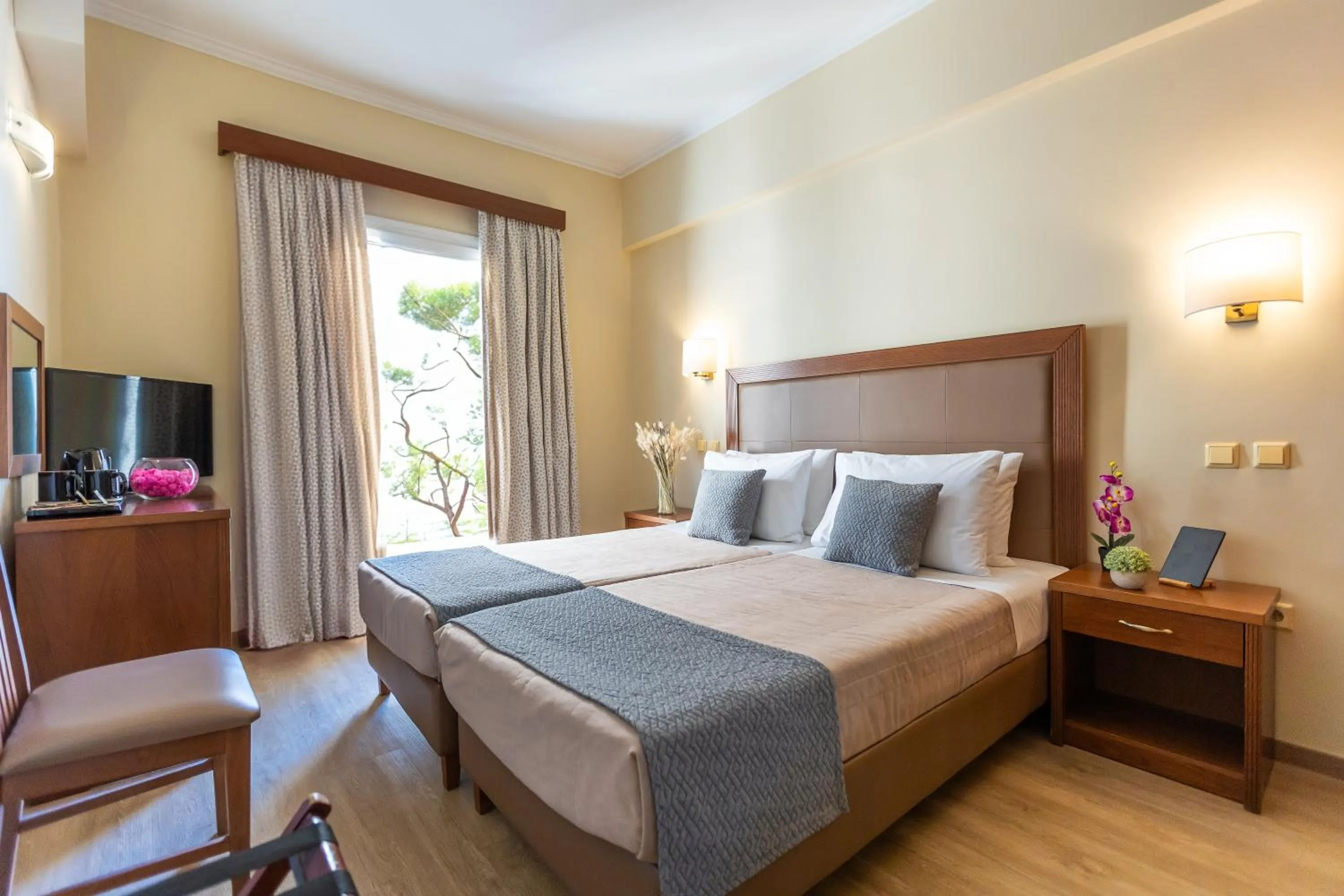 Property building, Bed in Hotel Marina