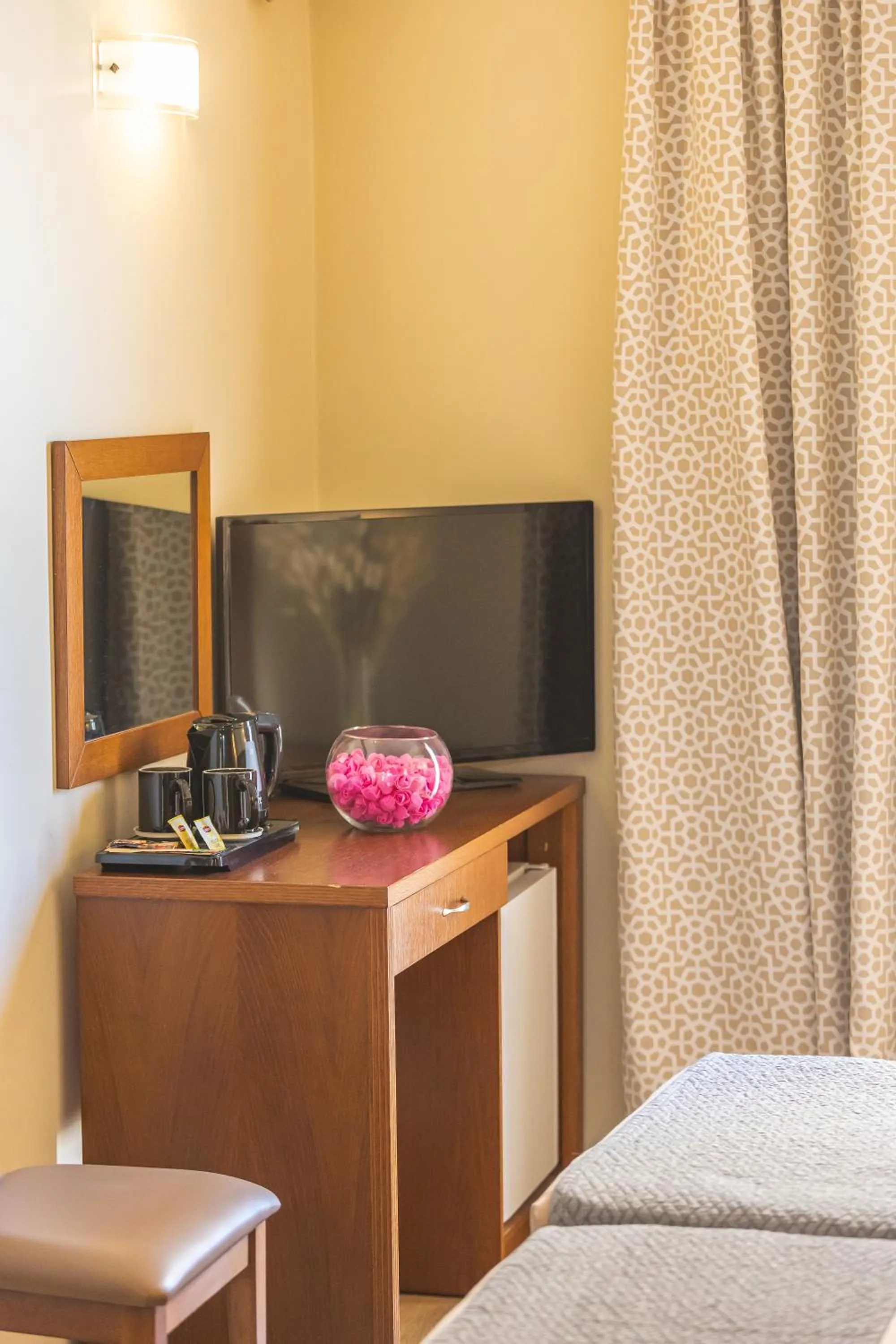 Property building, Bed in Hotel Marina