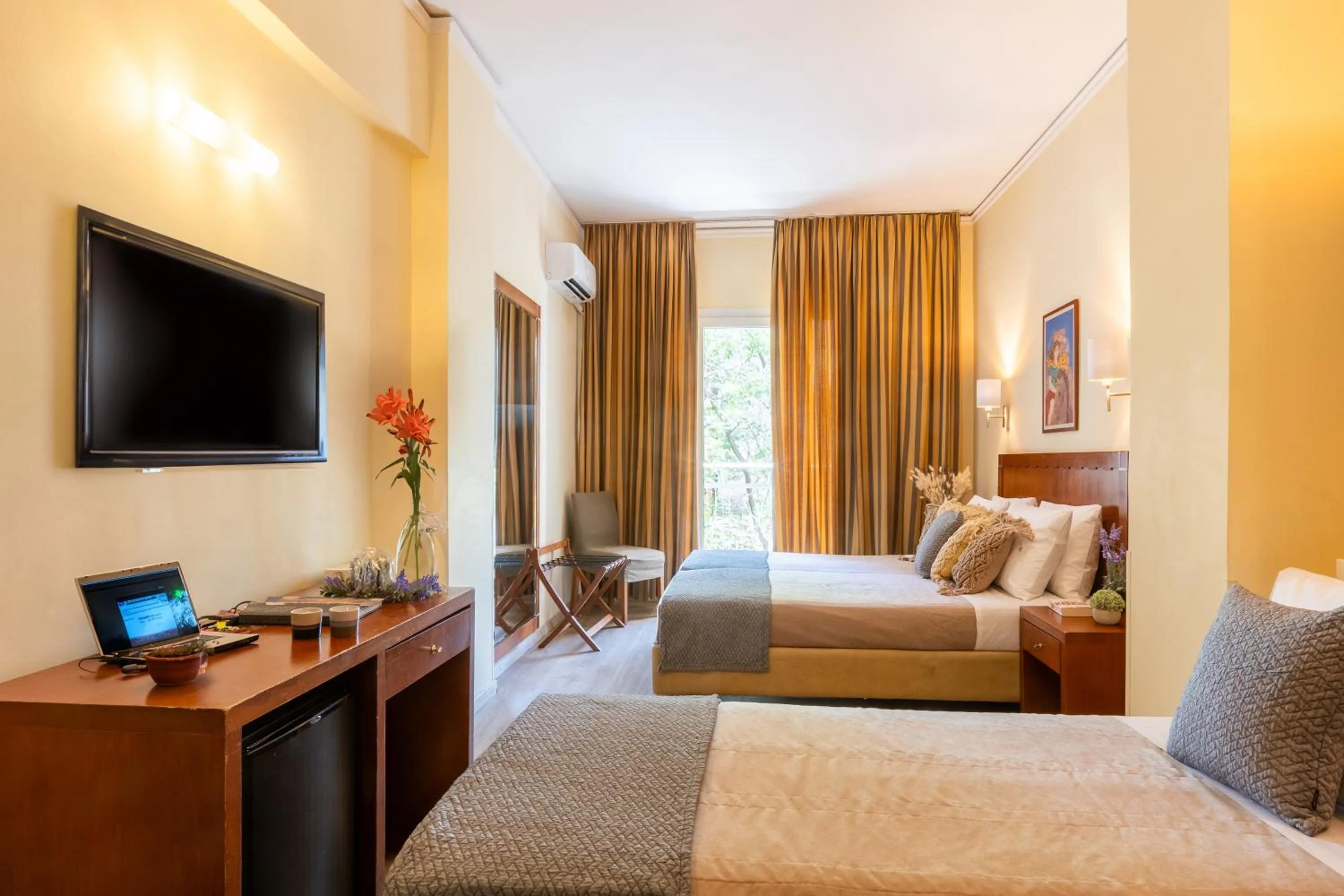 Property building, Bed in Hotel Marina