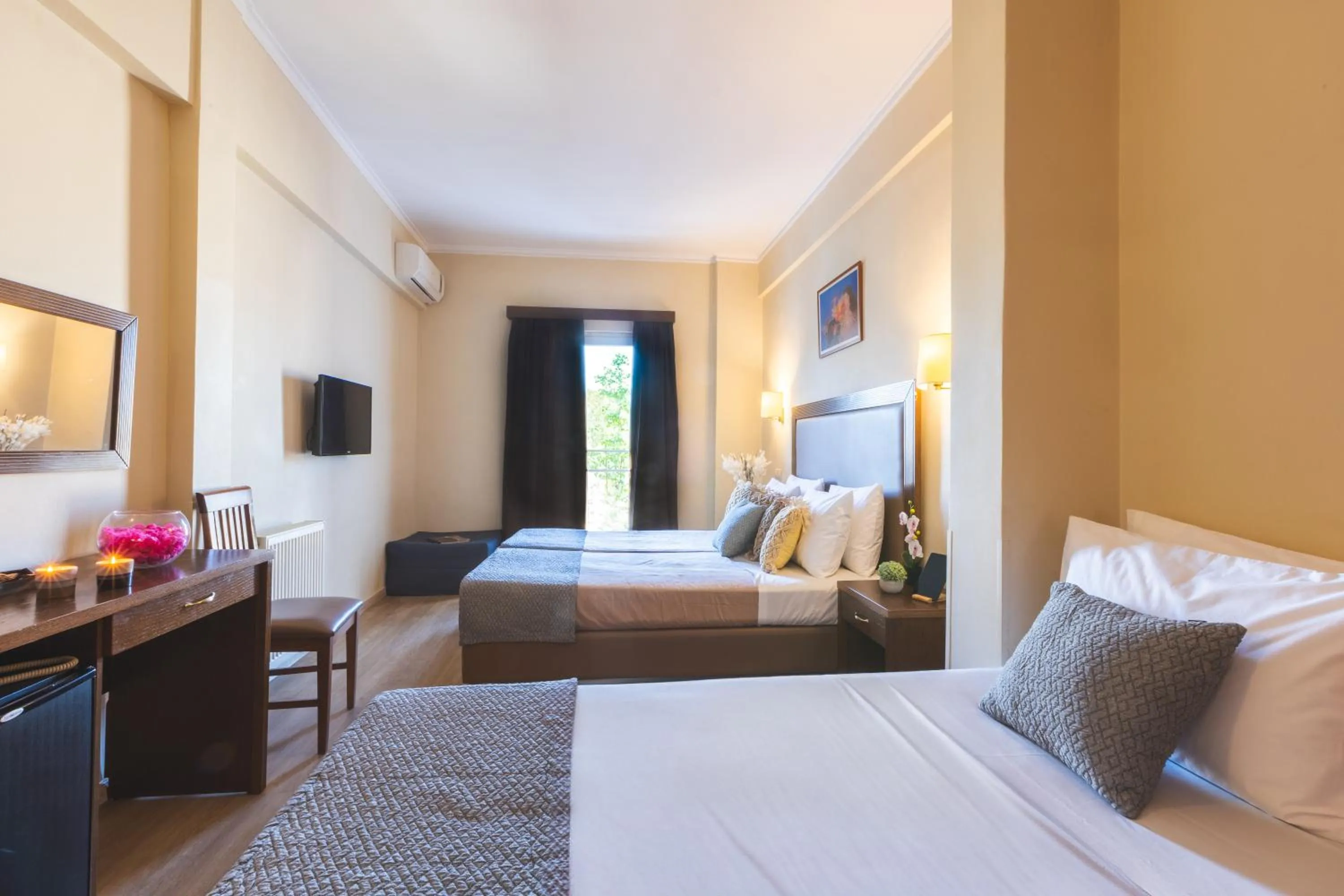 Property building, Bed in Hotel Marina