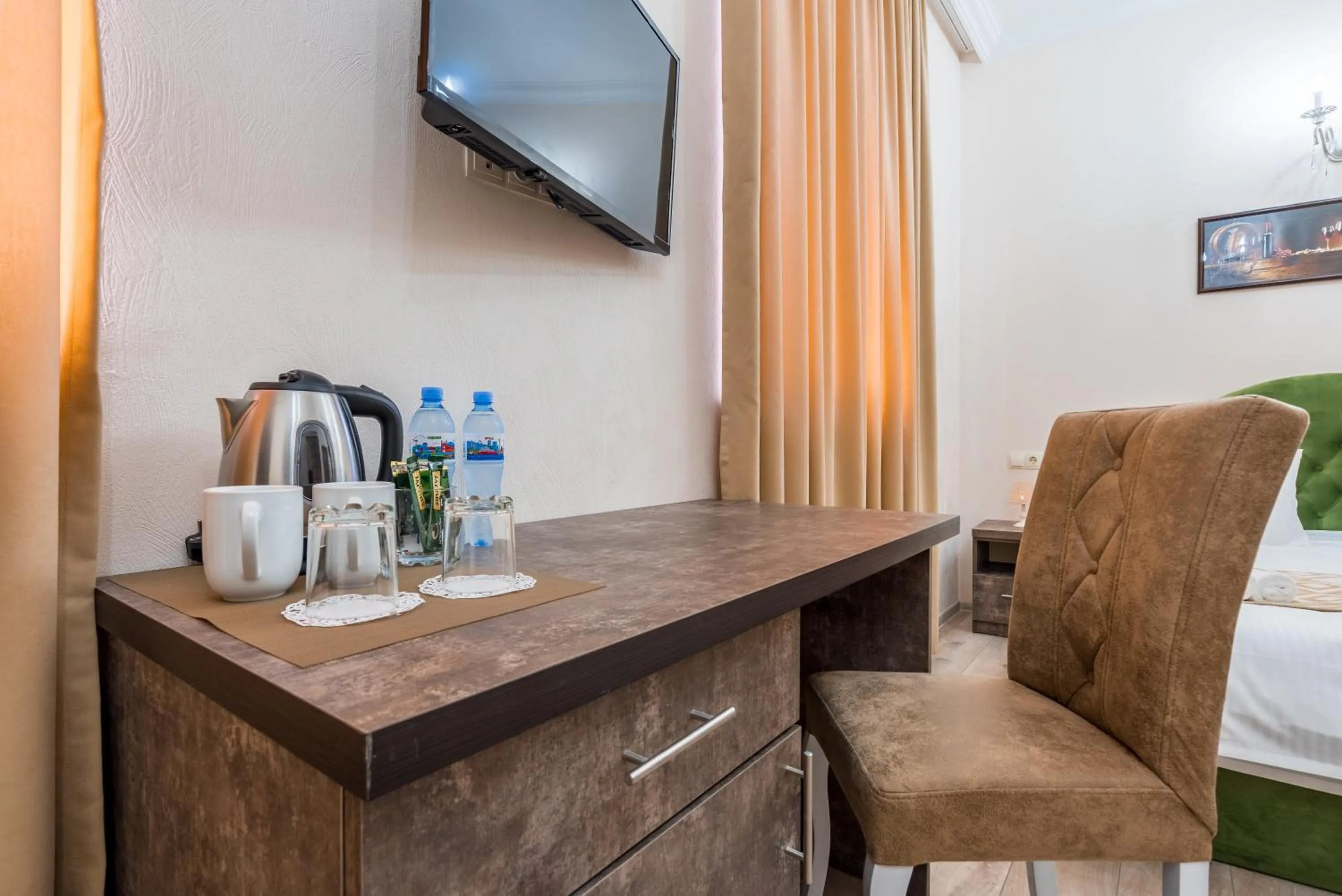 TV and multimedia in Golden Light Hotel