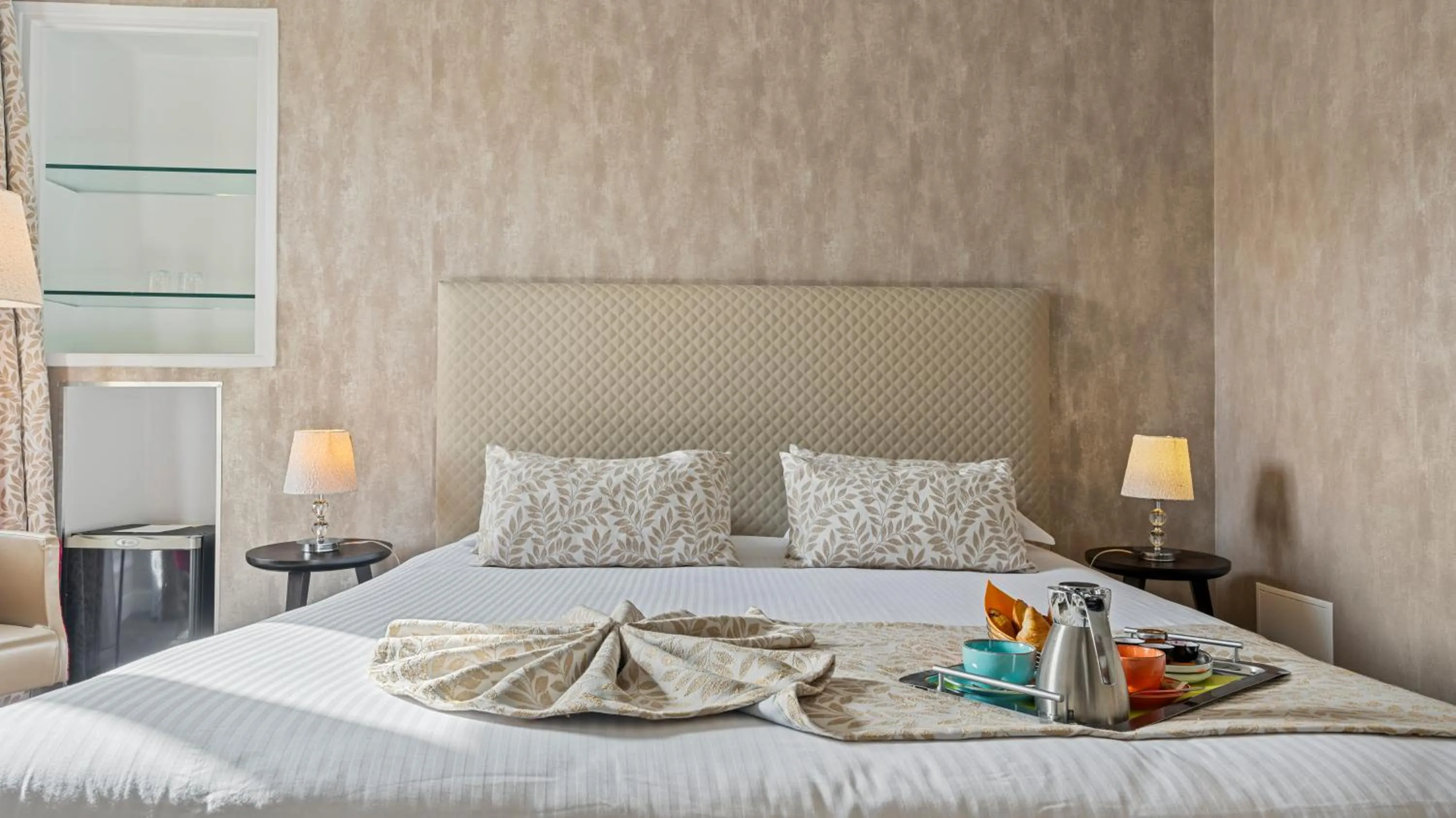 Bedroom, Bed in Hotel Villa Victoria