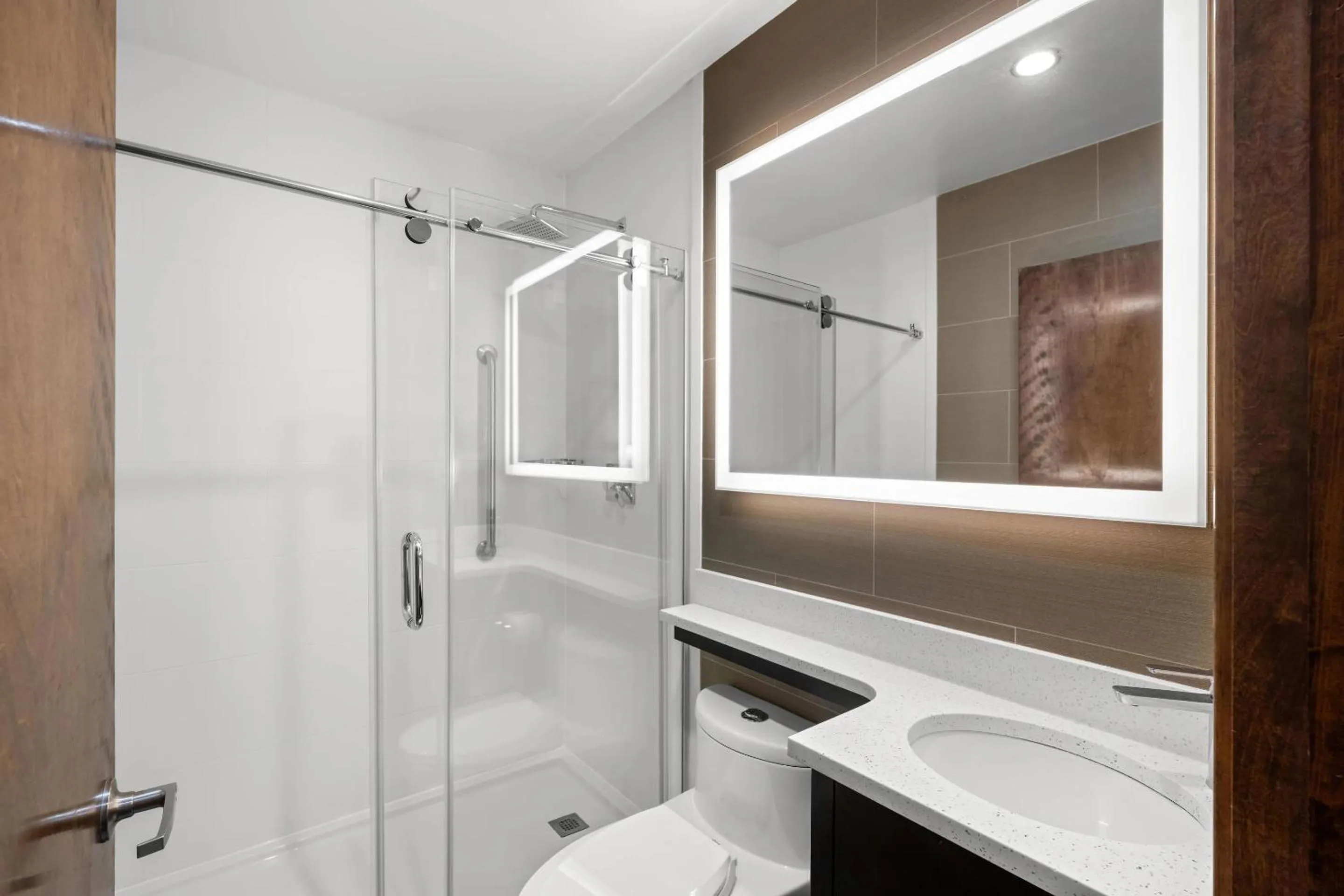 Bathroom in Comfort Inn Prospect Park-Brooklyn