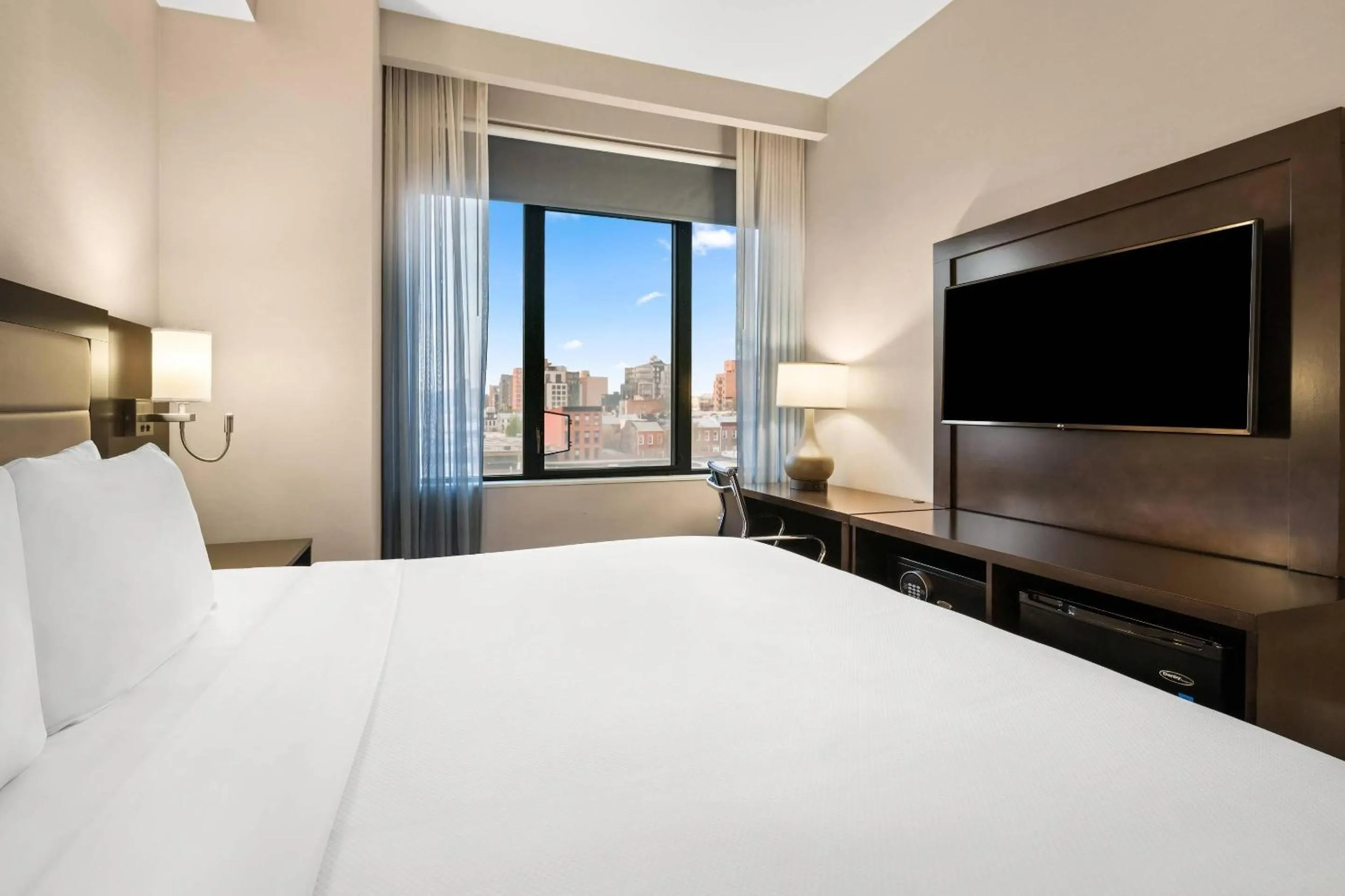 Bedroom, Bed in Comfort Inn Prospect Park-Brooklyn