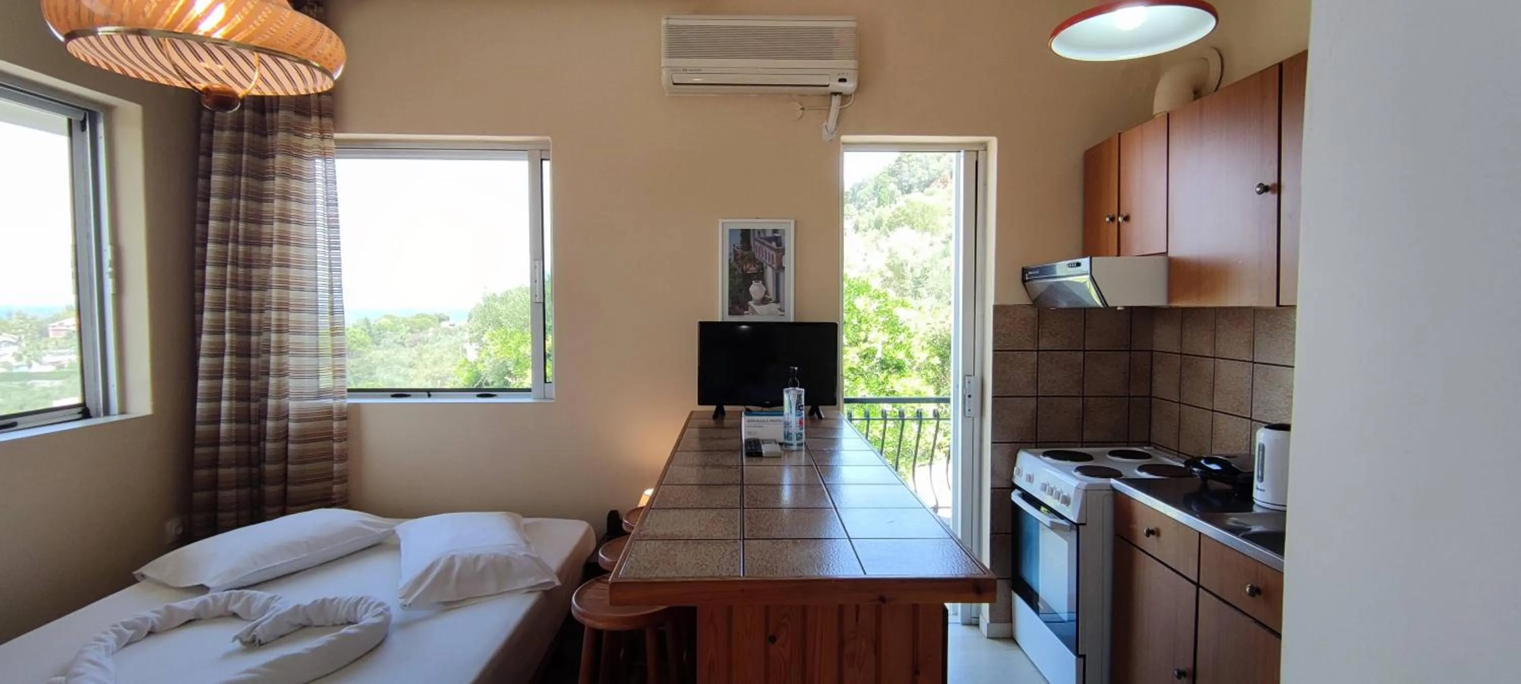 Kitchen or kitchenette, Bed in Anna Studio and Apartments