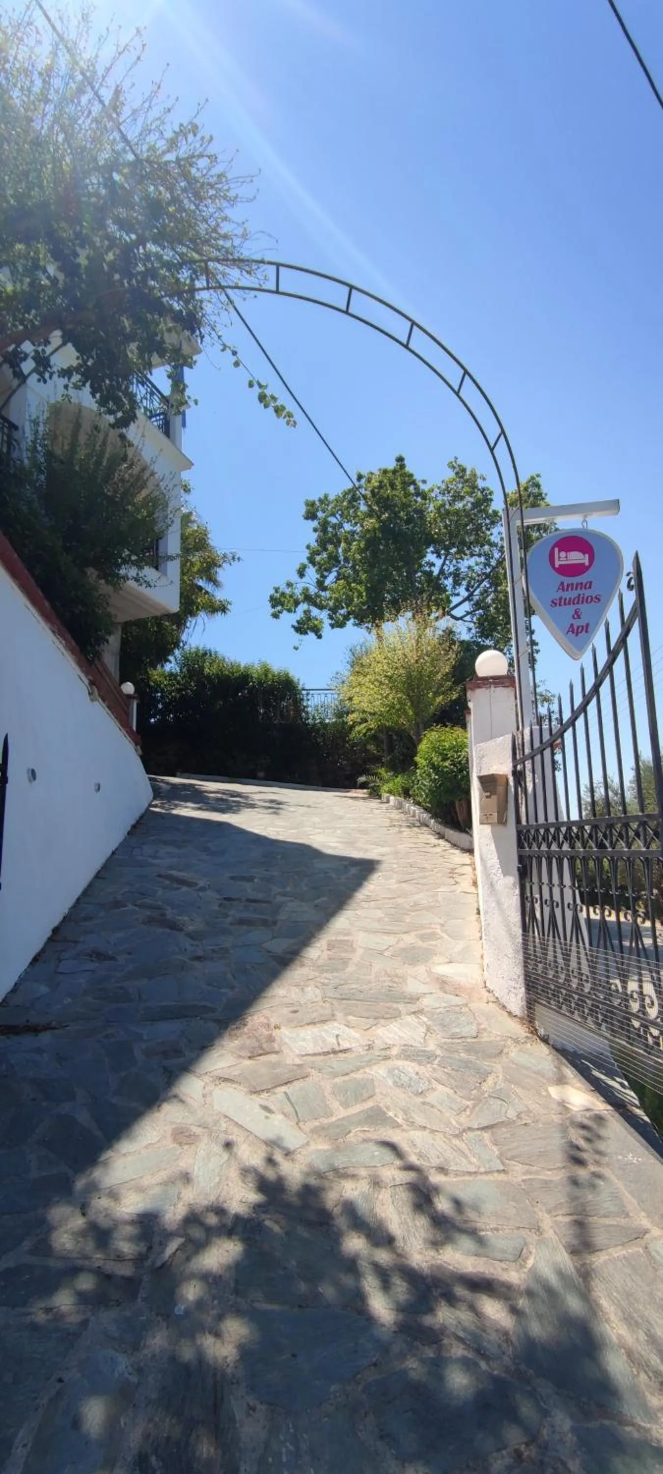 Facade/entrance in Anna Studio and Apartments