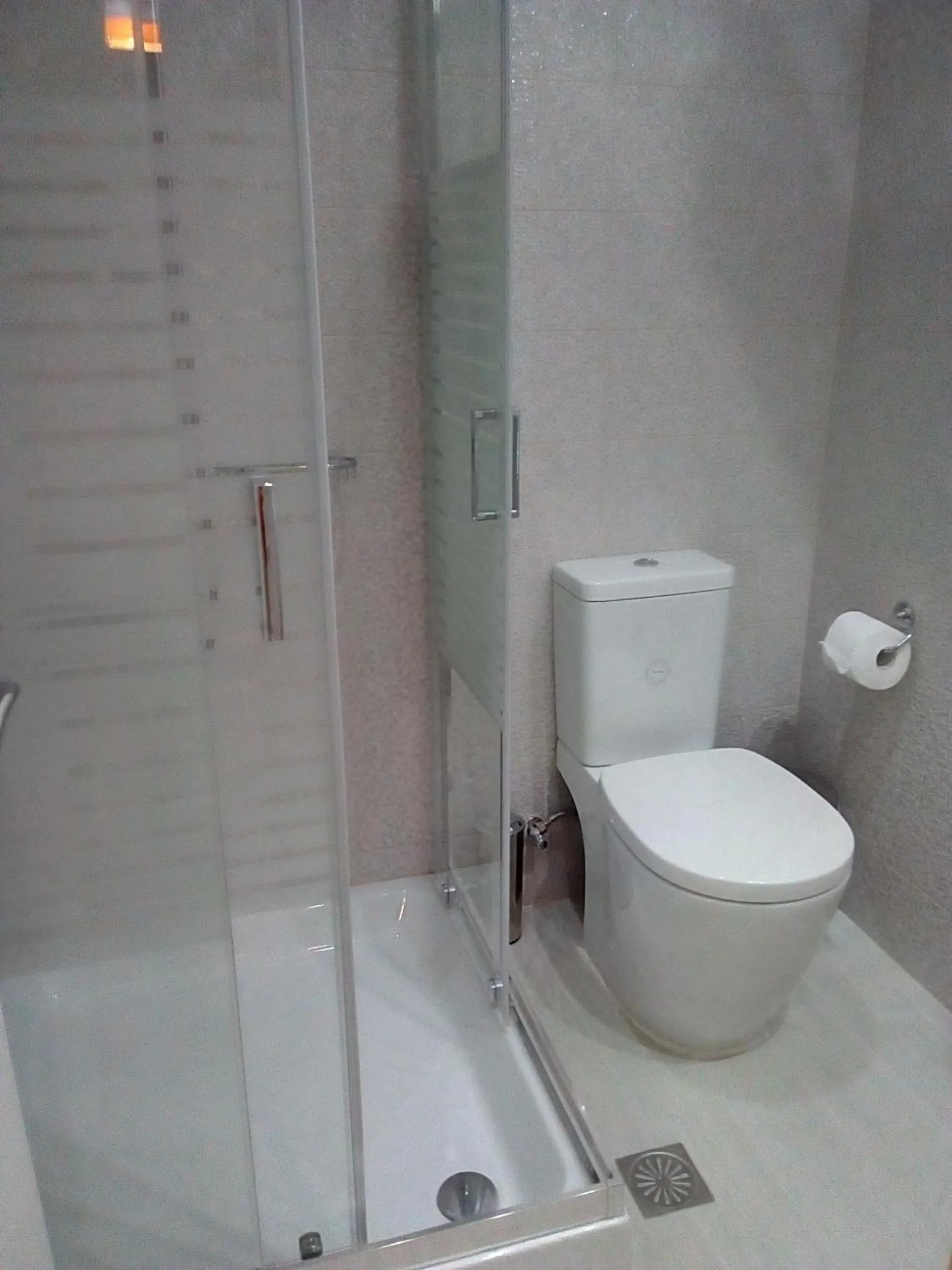 Shower in Anna Studio and Apartments