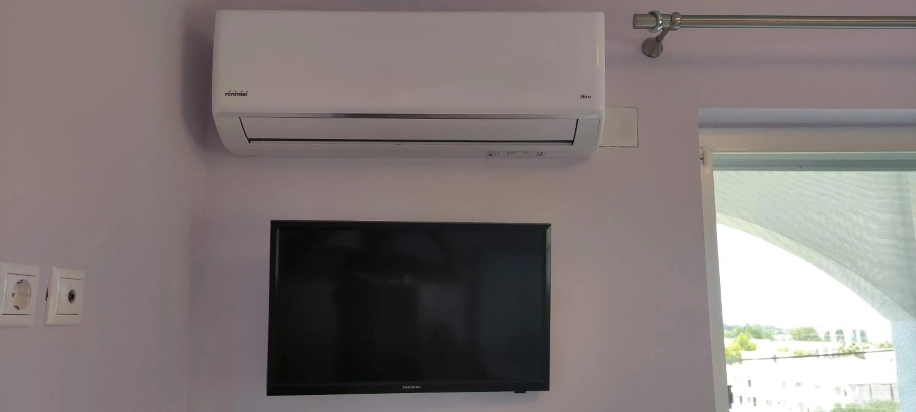 TV and multimedia in Anna Studio and Apartments