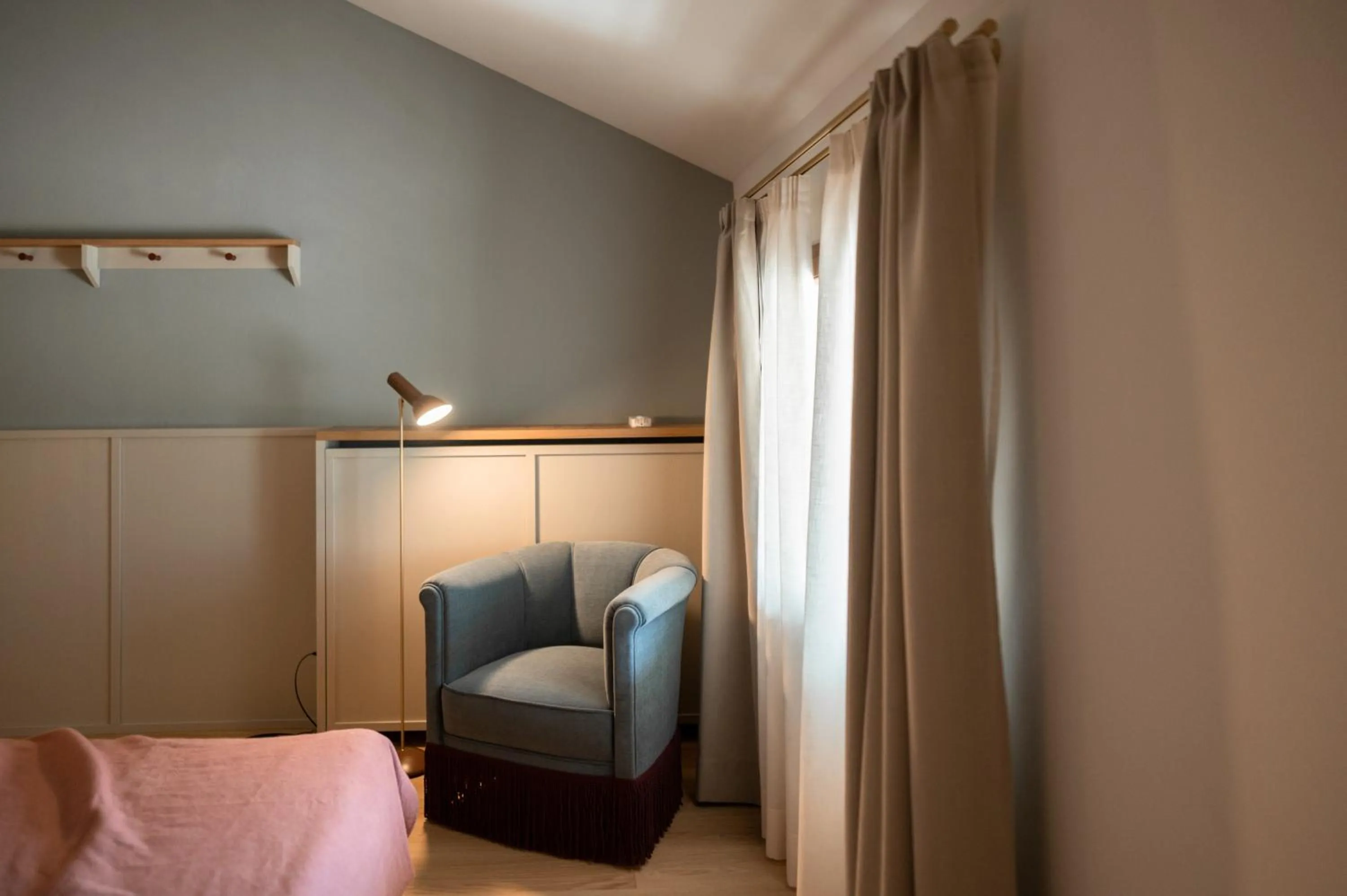 Bedroom, Bed in Leuchtenburg am See