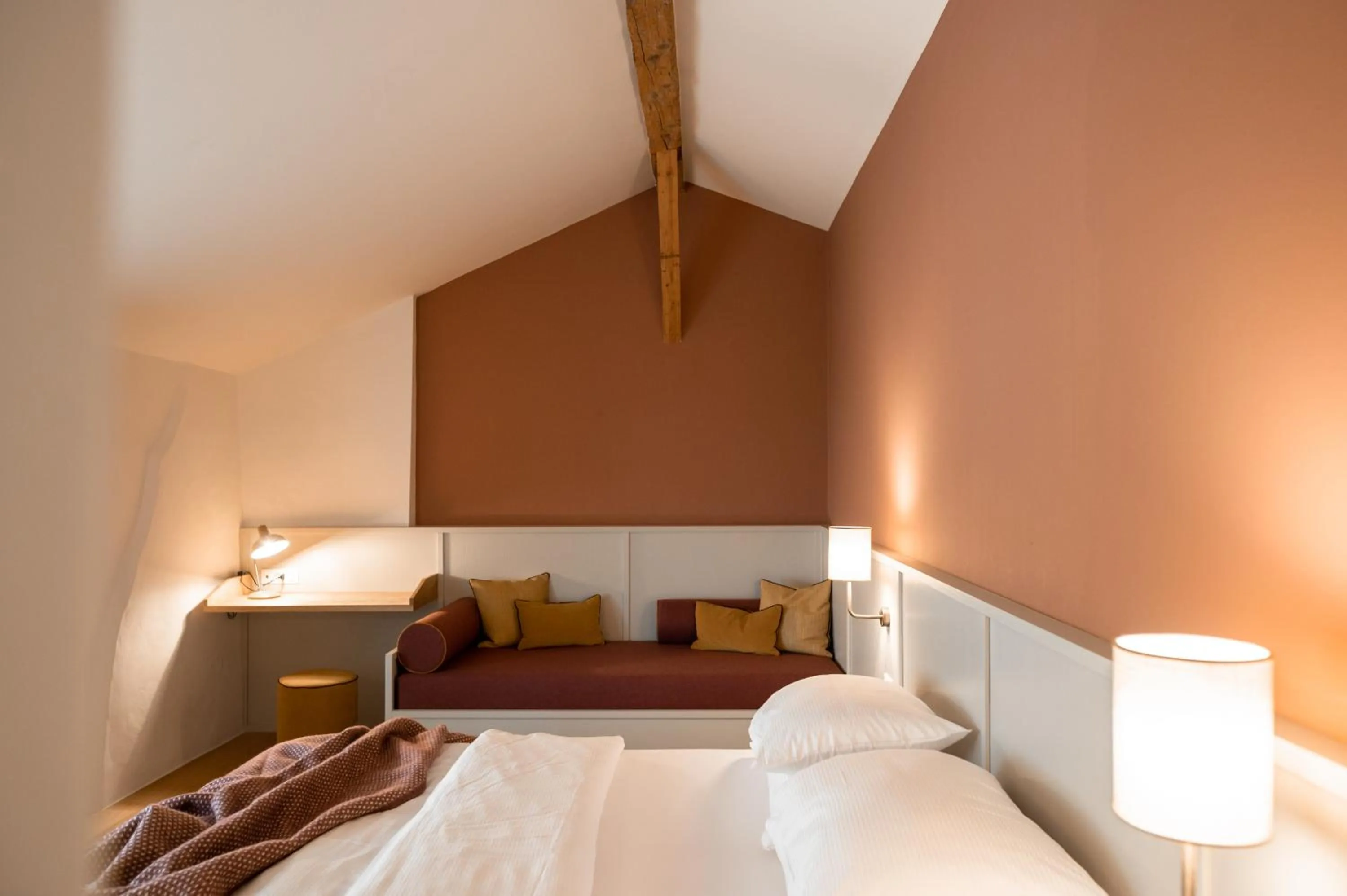 Bedroom, Bed in Leuchtenburg am See