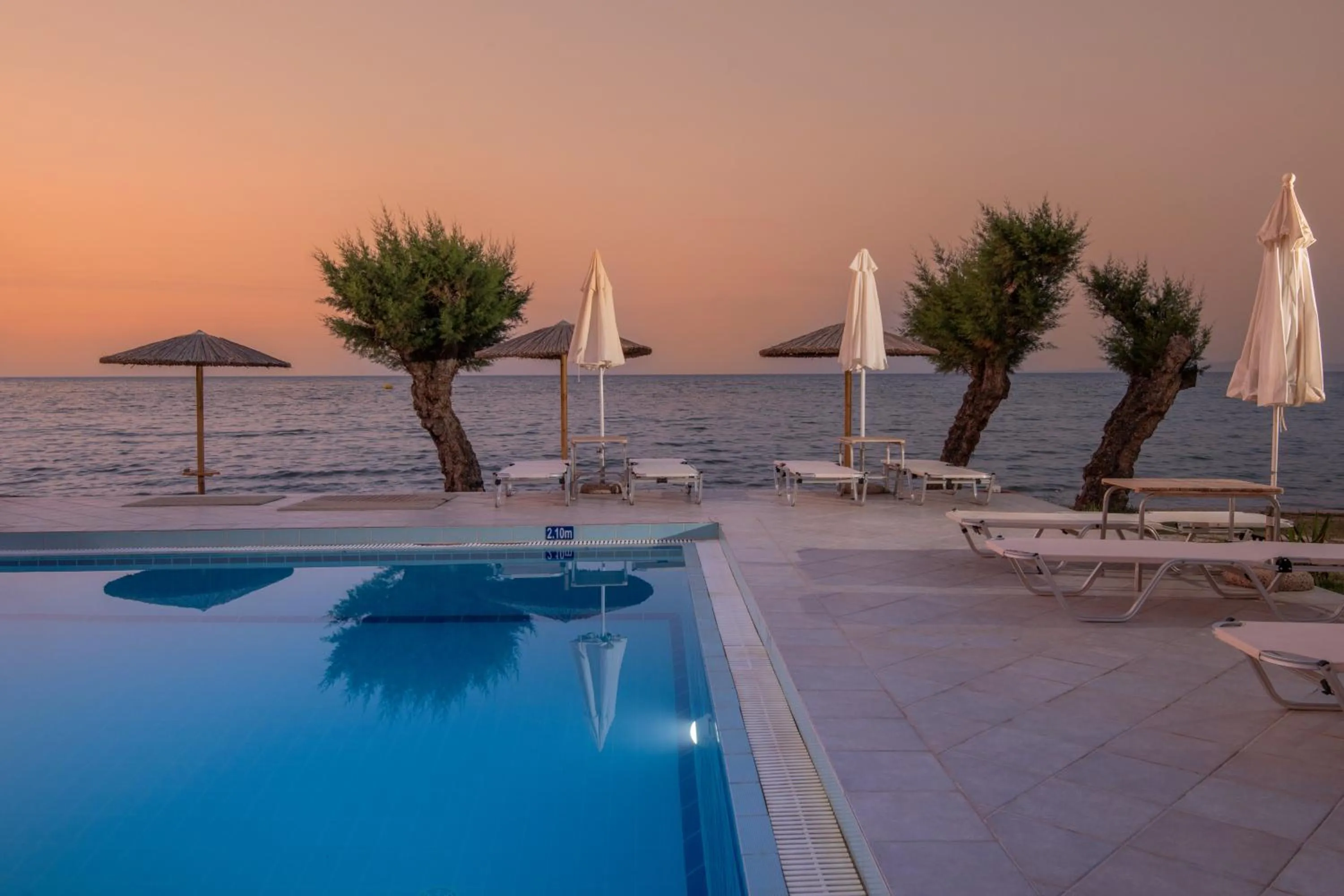 Swimming pool in Mimoza Beach