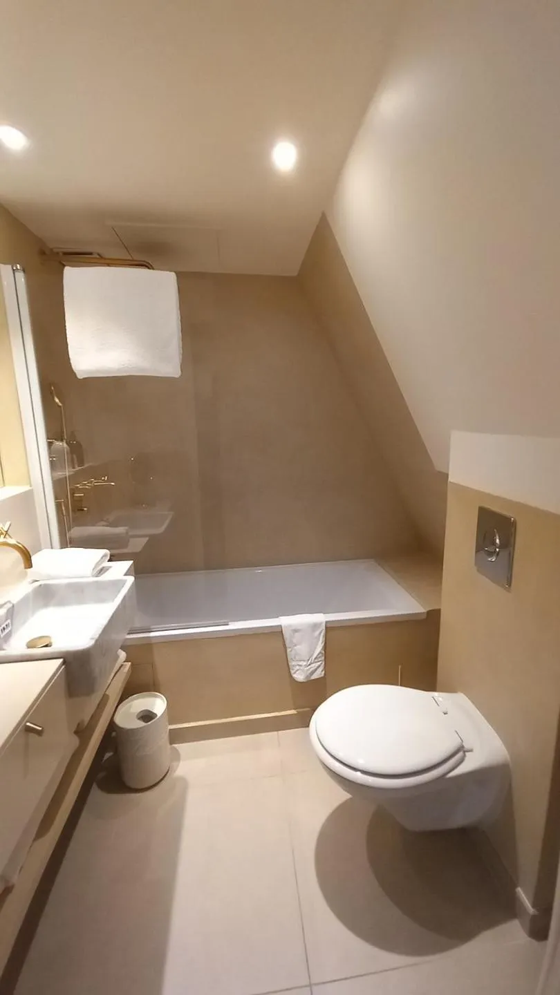 Bathroom in Hotel Le Friedland