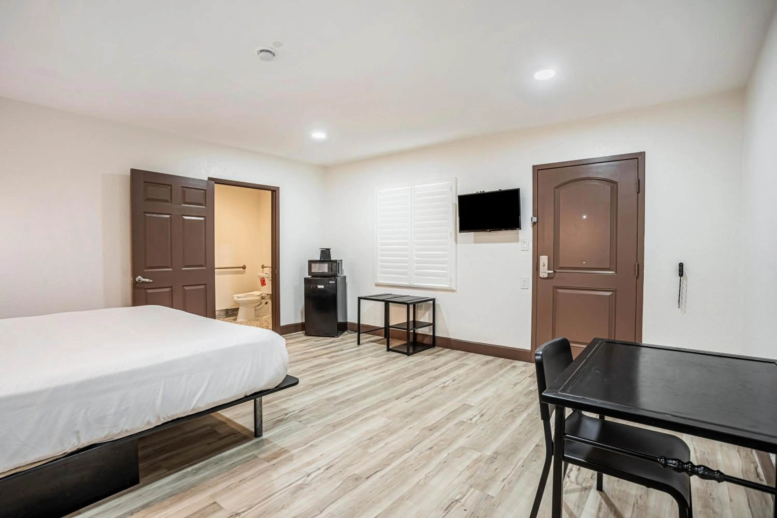 Bed in The Greens Hotel on Stockton