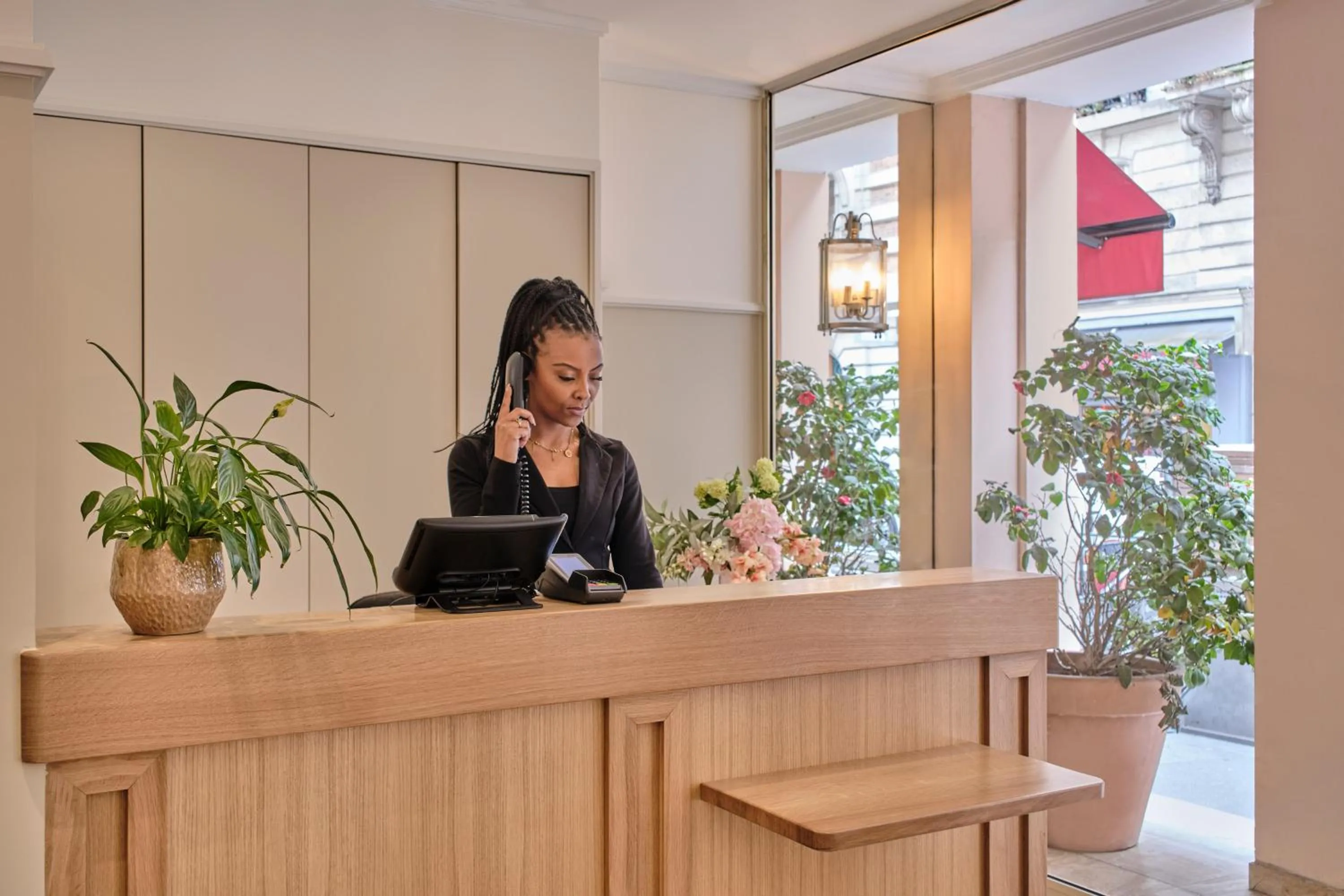 Lobby or reception in Hotel Etoile Saint Ferdinand by Happyculture