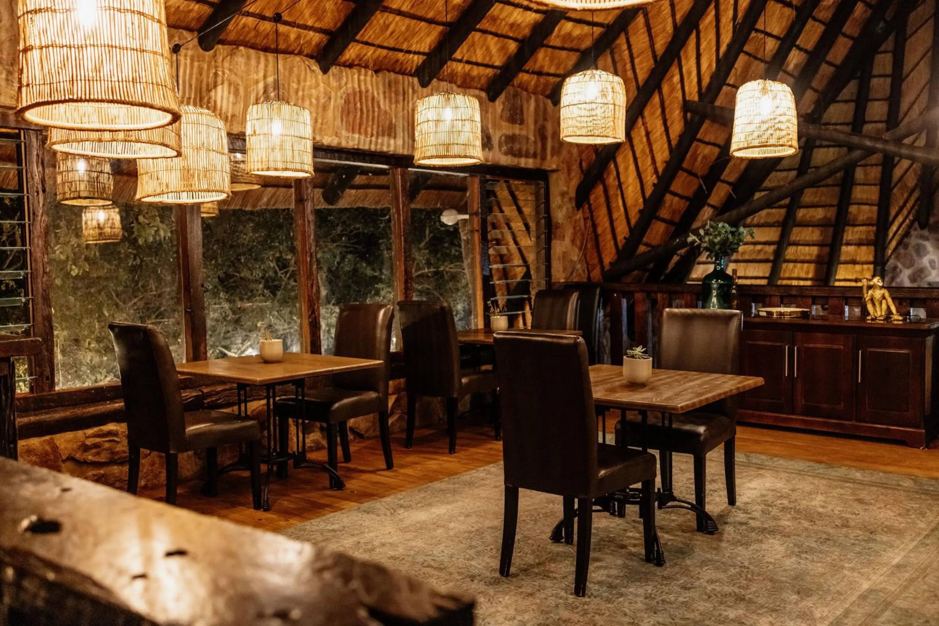 Restaurant/places to eat in Dinkweng Safari Lodge