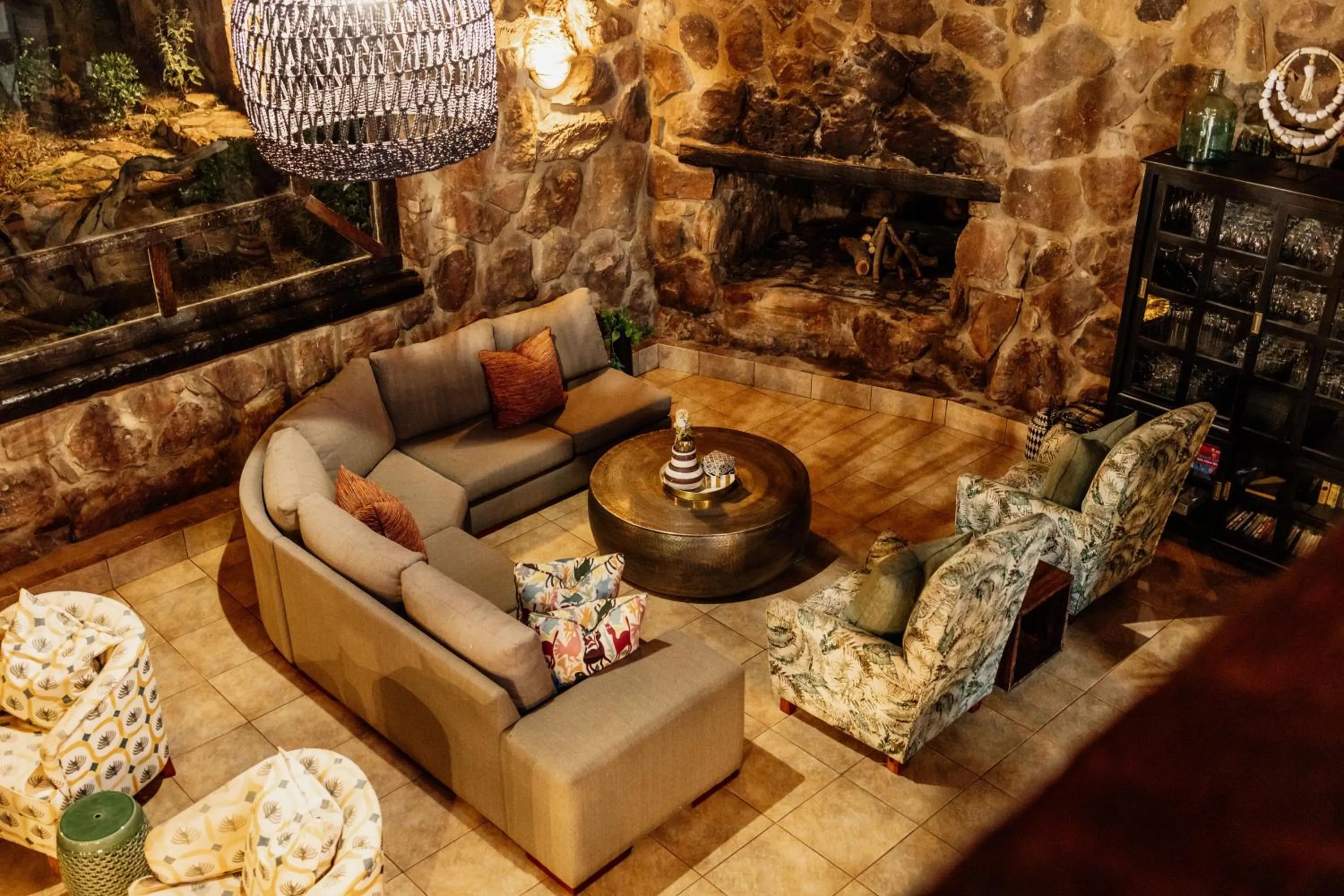 Living room in Dinkweng Safari Lodge