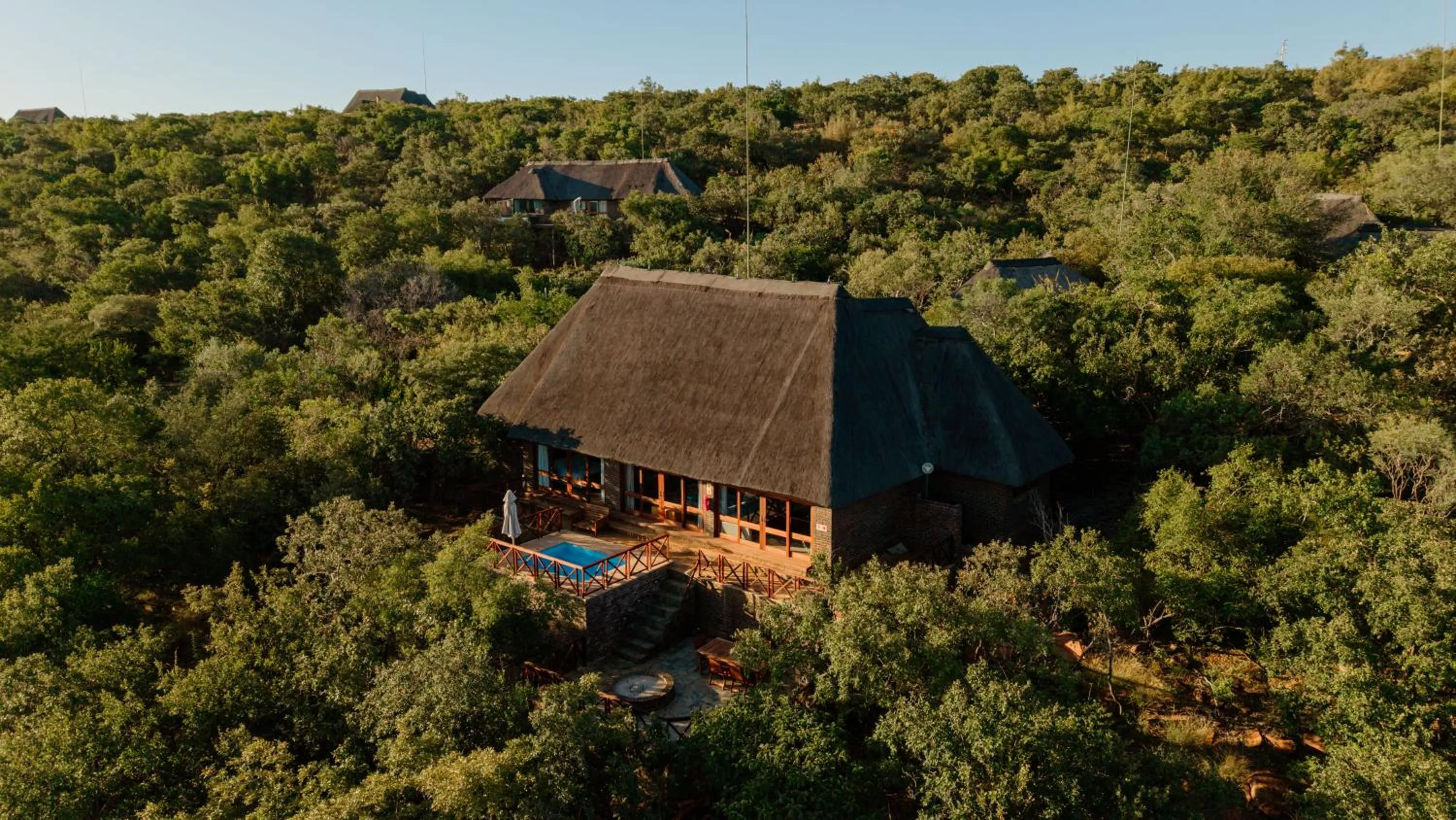 Property building in Dinkweng Safari Lodge