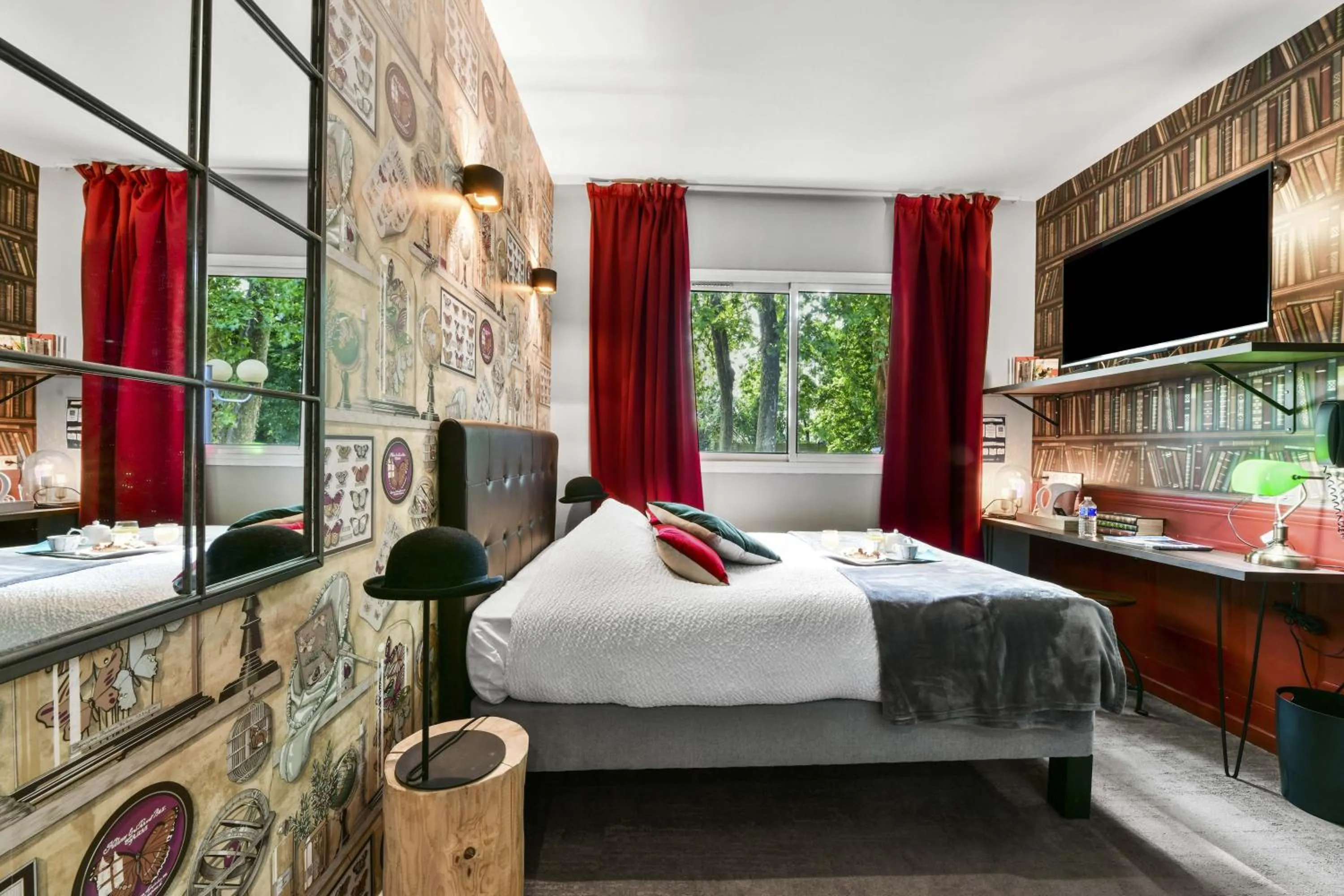 Bed in Logis Hôtel & Restaurant Ludik