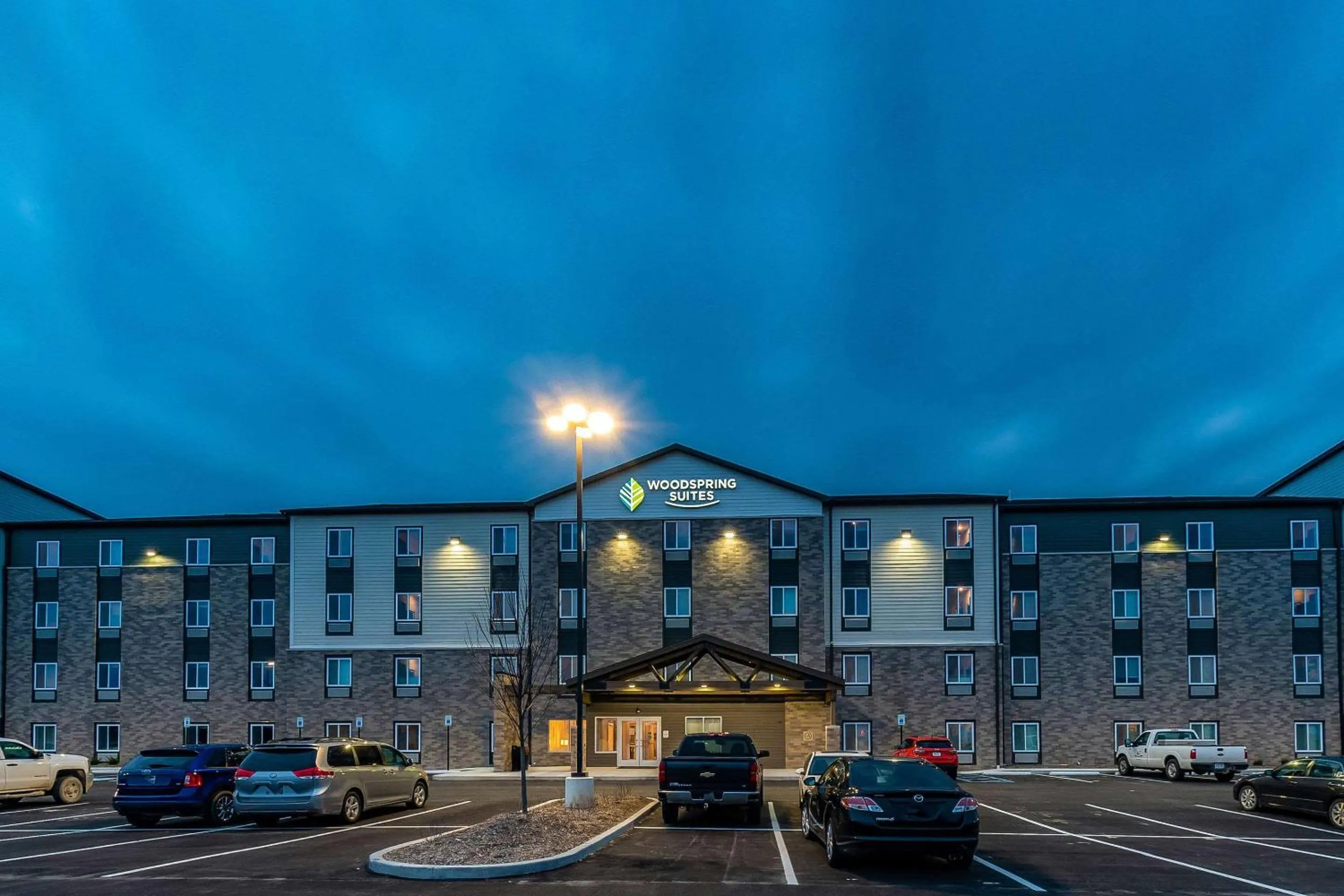 Property building in WoodSpring Suites Indianapolis Zionsville