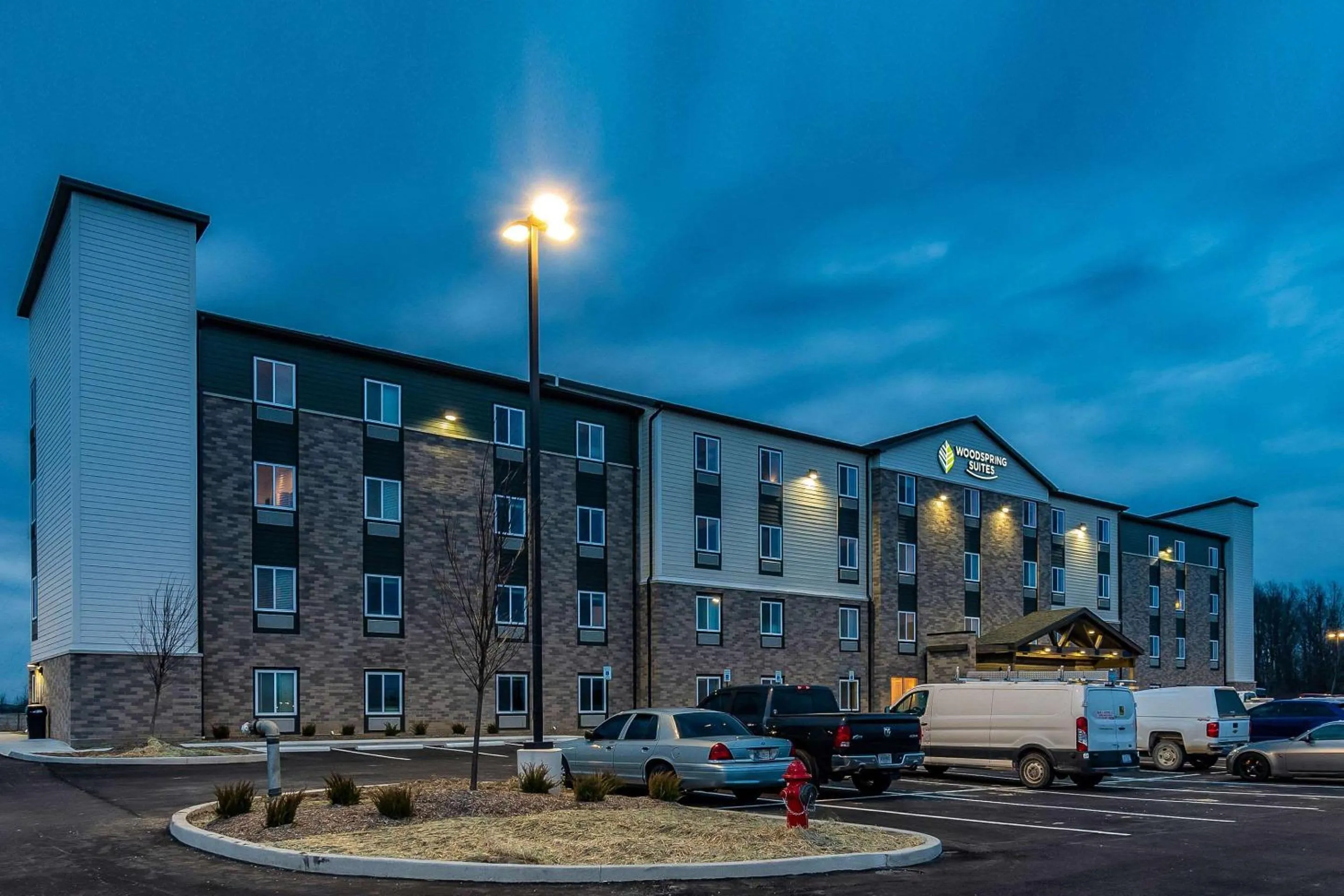 Property building in WoodSpring Suites Indianapolis Zionsville
