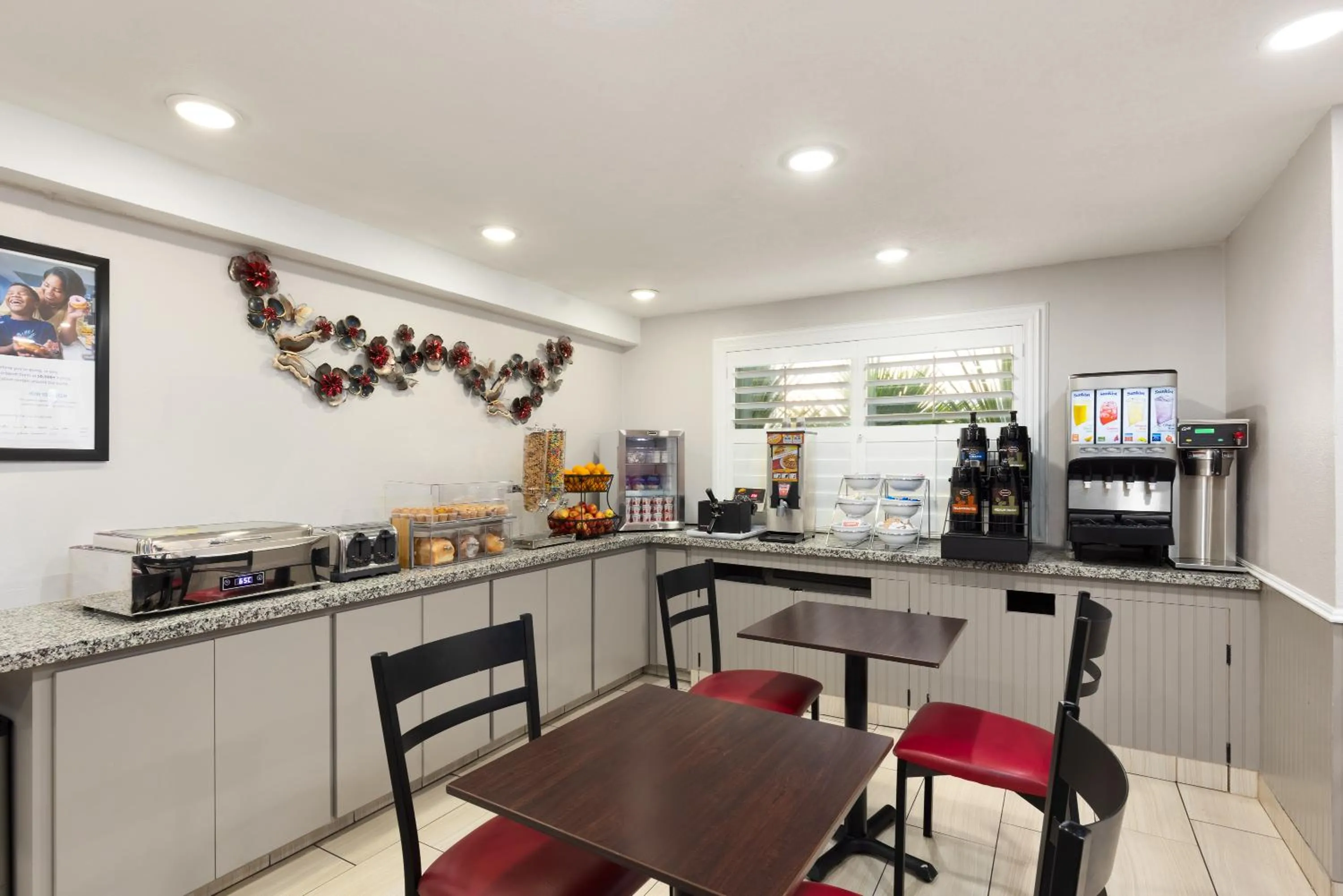 Breakfast in Ramada by Wyndham Medford Airport North