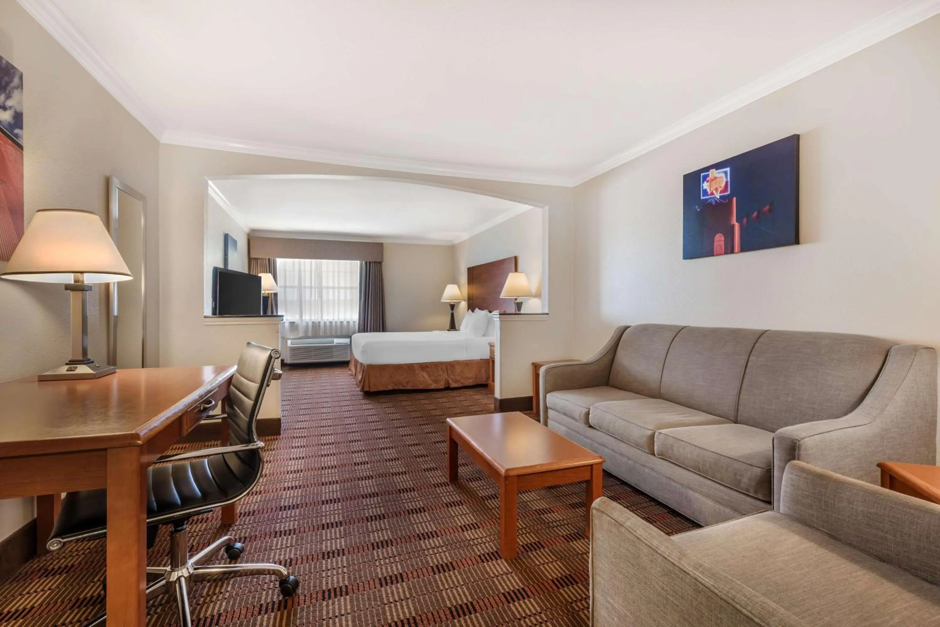 Photo of the whole room in Best Western Club House Inn & Suites