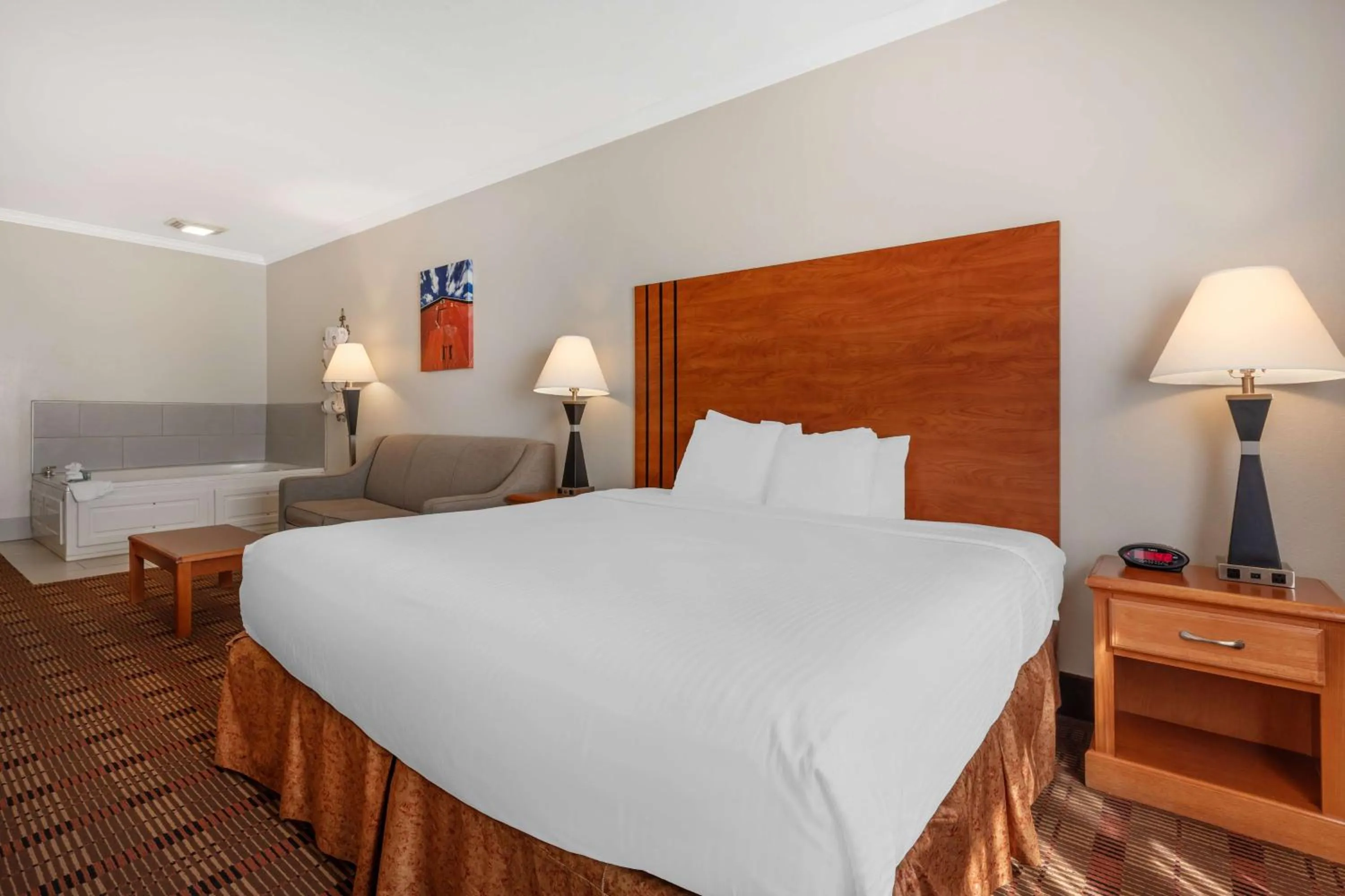 Bedroom, Bed in Best Western Club House Inn & Suites