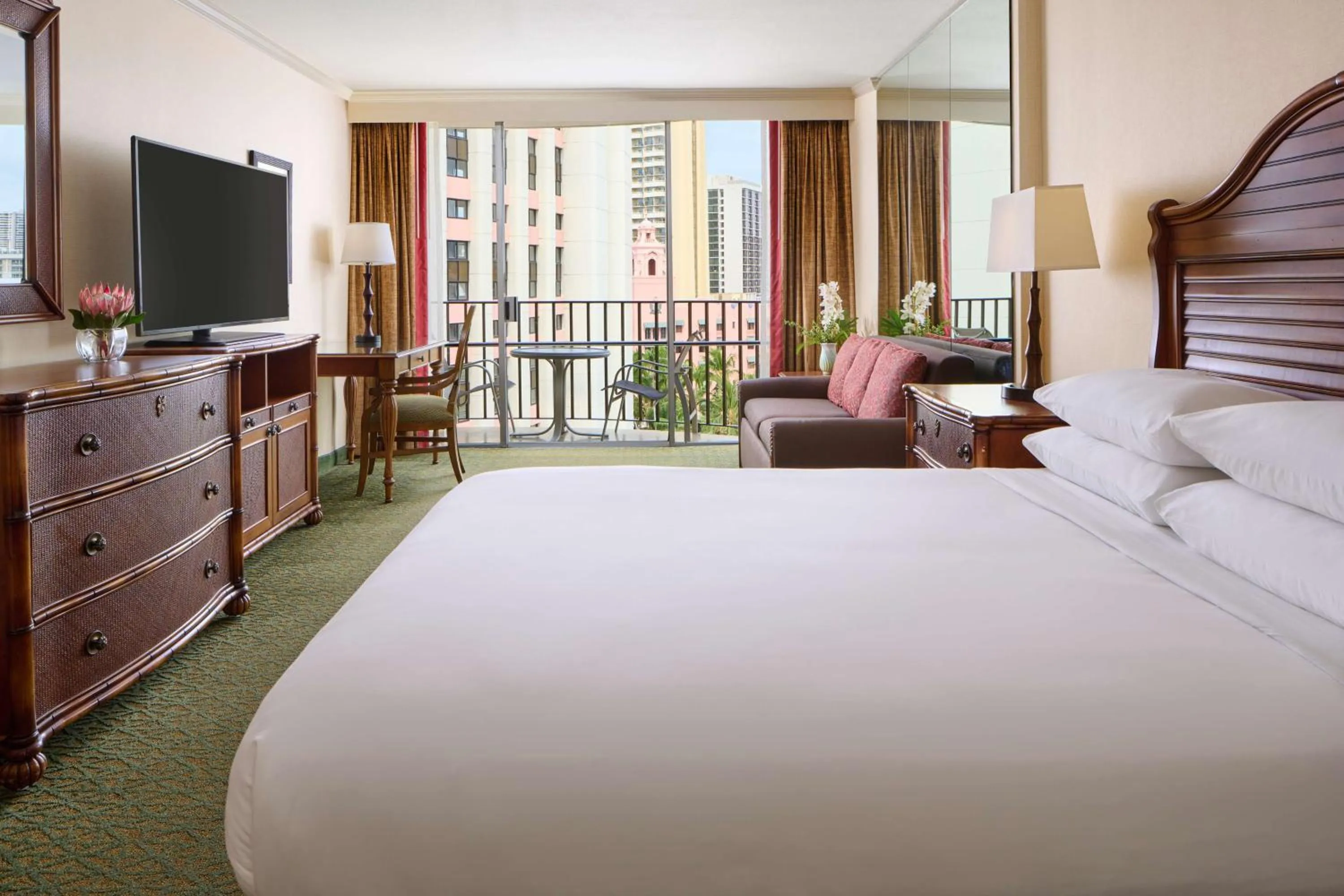 Bedroom, Bed in OUTRIGGER Waikiki Beach Resort