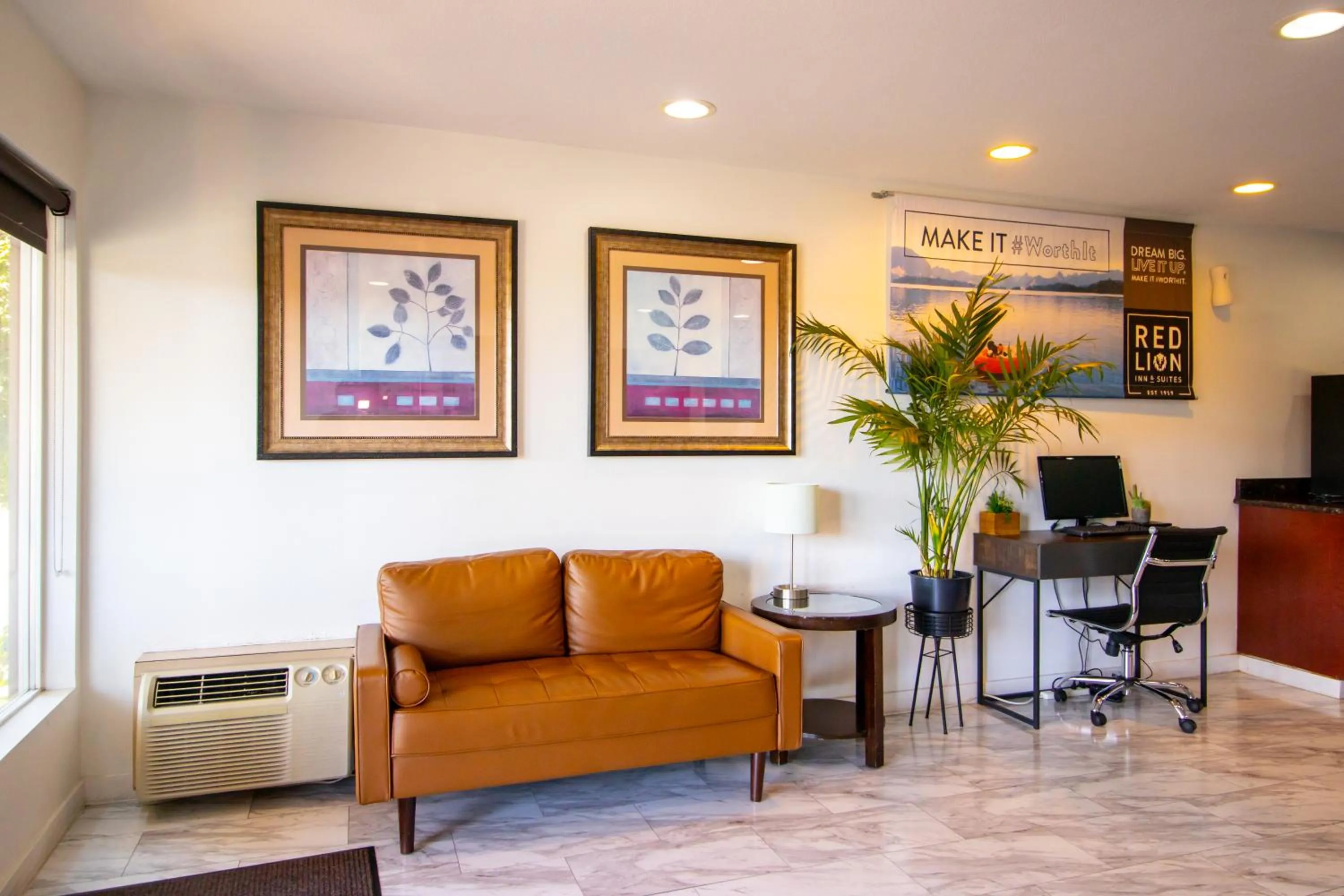 Lobby or reception in Red Lion Inn & Suites Vancouver