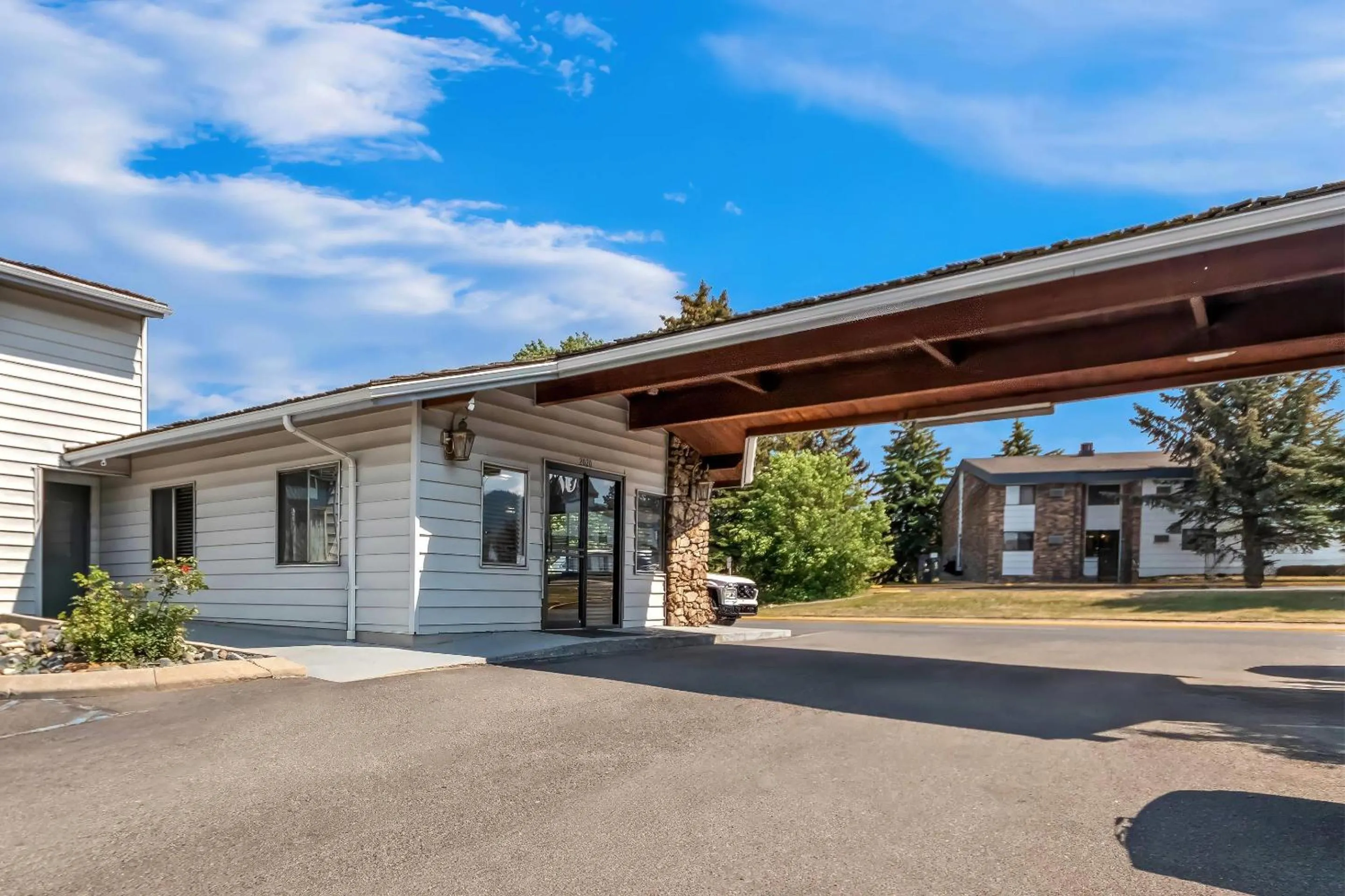 Property building in Rodeway Inn Helena