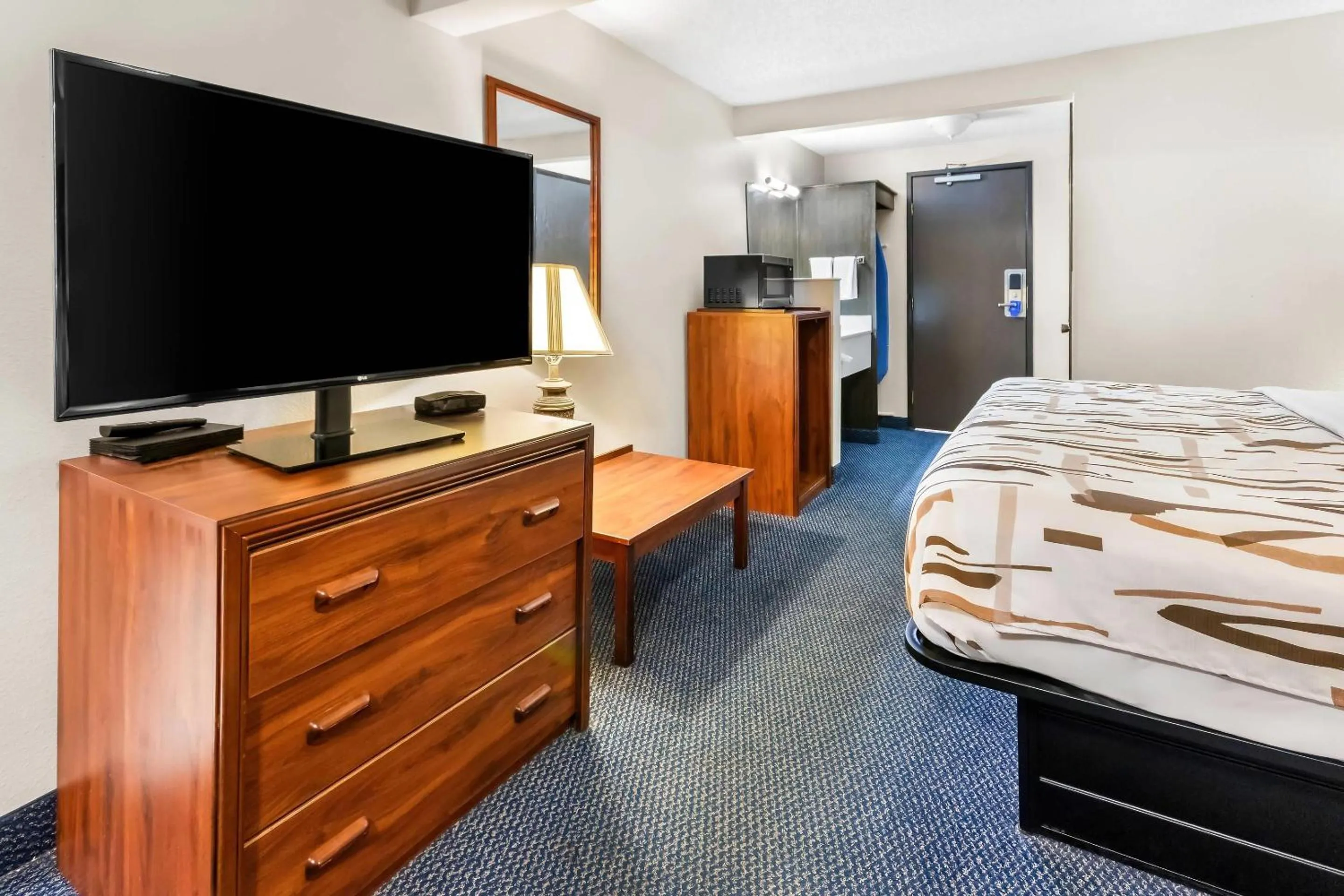 Bedroom, Bed in Rodeway Inn Helena