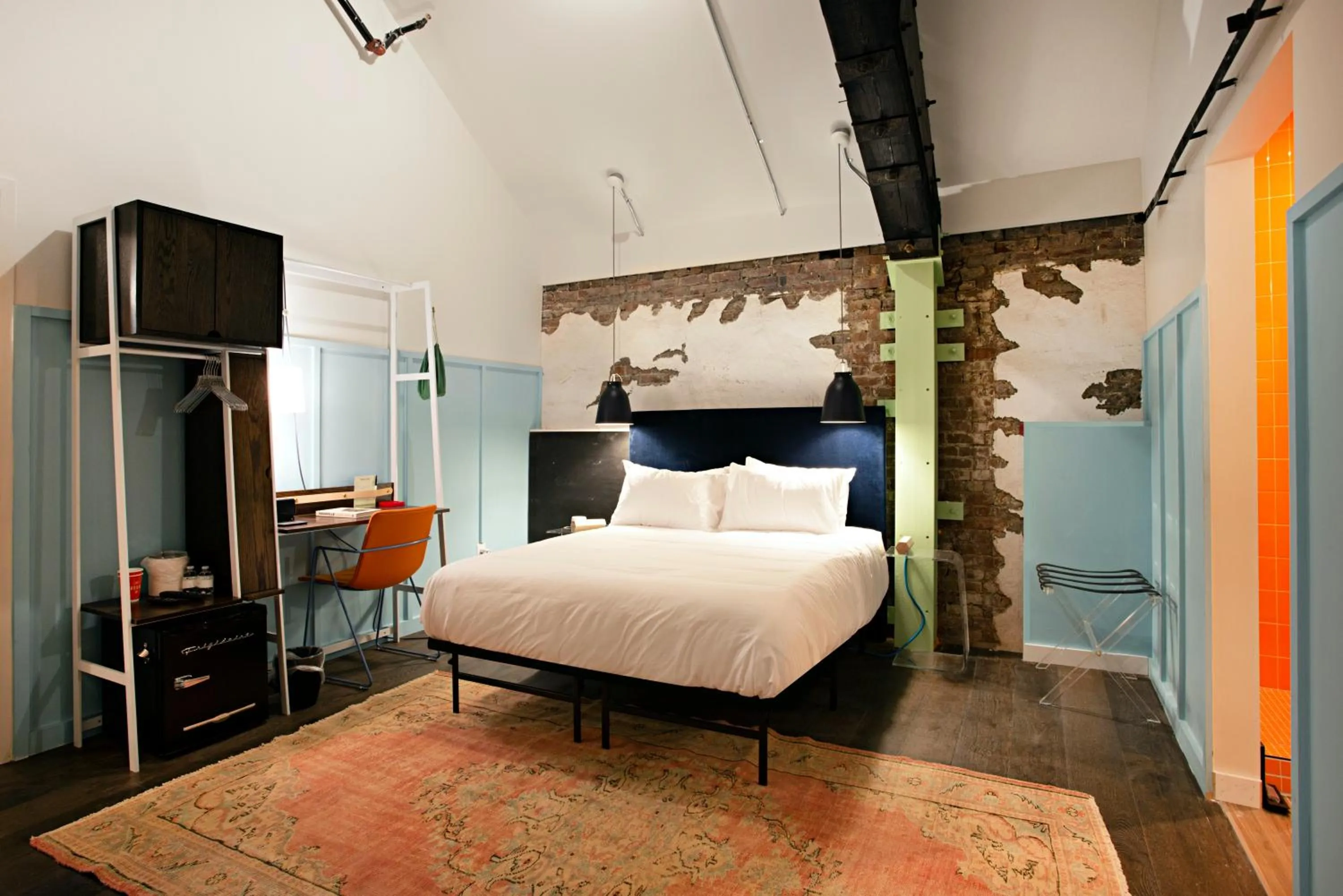 Bedroom, Bed in The Russell