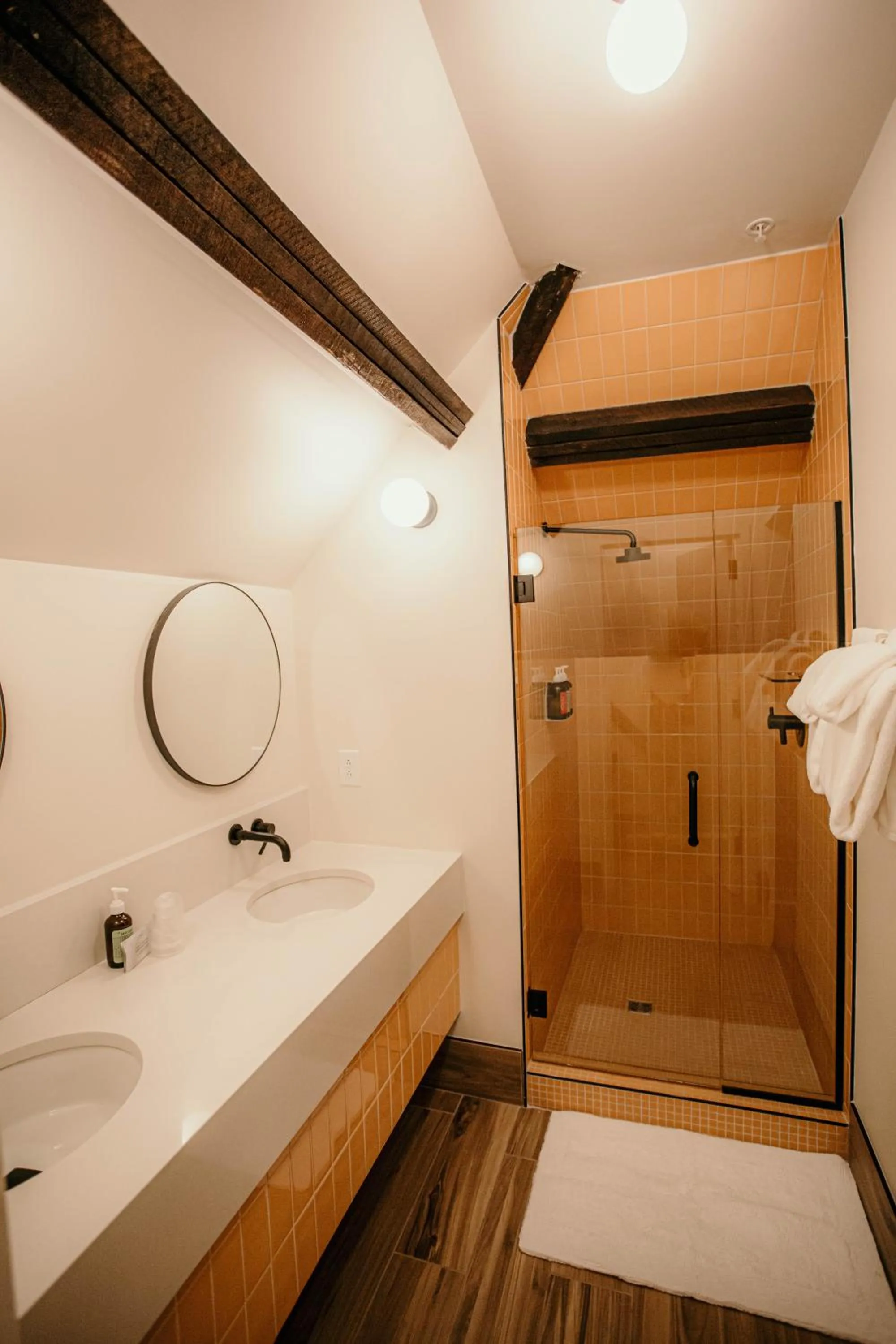 Shower in The Russell